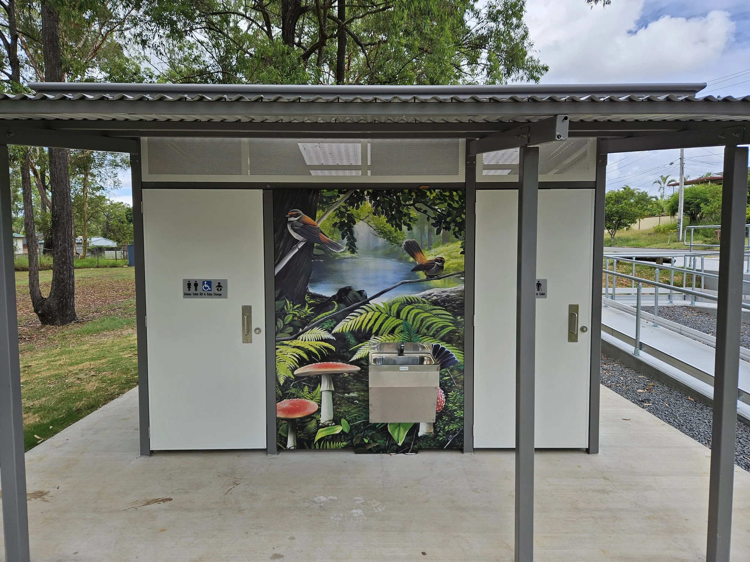 Reproduction of the previous painting. Notice the drinking fountain covering the bird at the bottom right of the image.