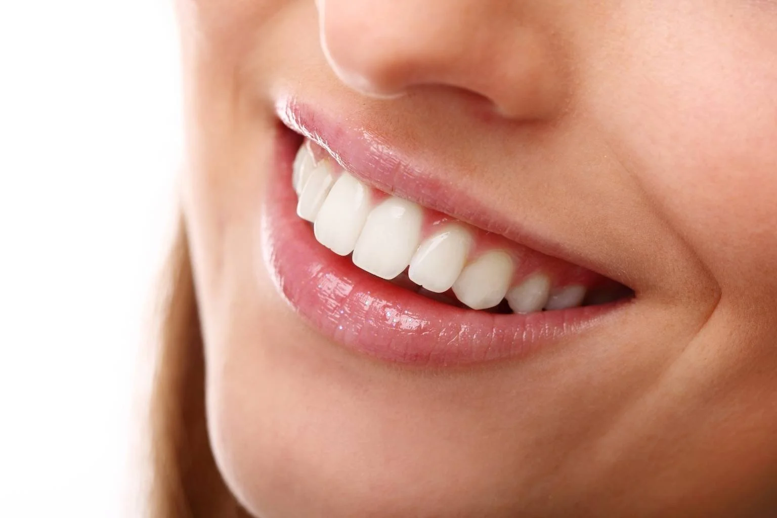 Professional Teeth Whitening Services vs. At-Home Kits: What Actually Works Better?