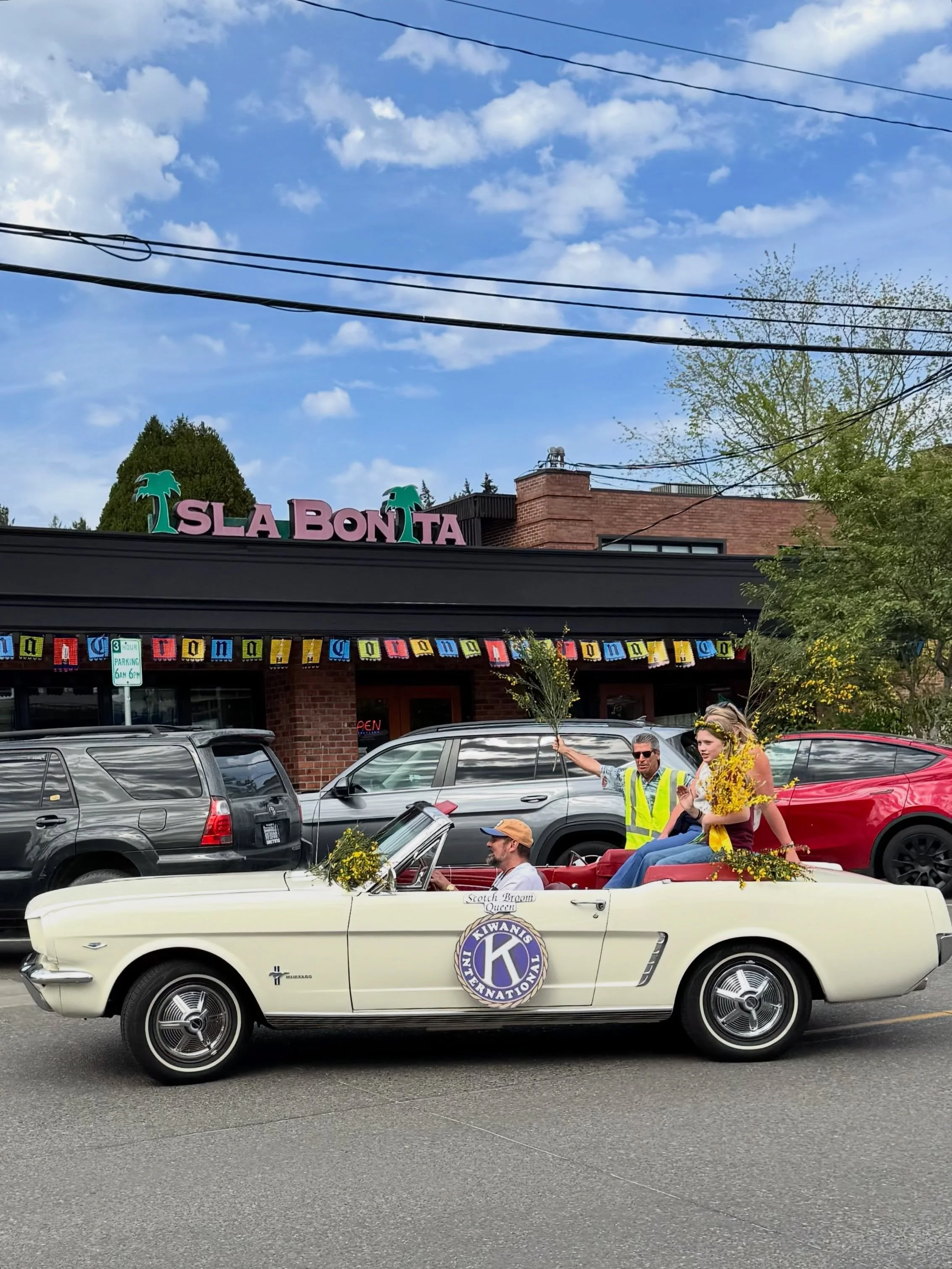 &ldquo;All Hail the Scotchbroom Queen&rdquo; 👑 

Today was the big day for the annual impromptu Scotchbroom Parade, a tradition created in the 1960s by the Bainbridge Island Kiwanis Club and the Bainbridge Chamber. Fun fact - this year&rsquo;s queen