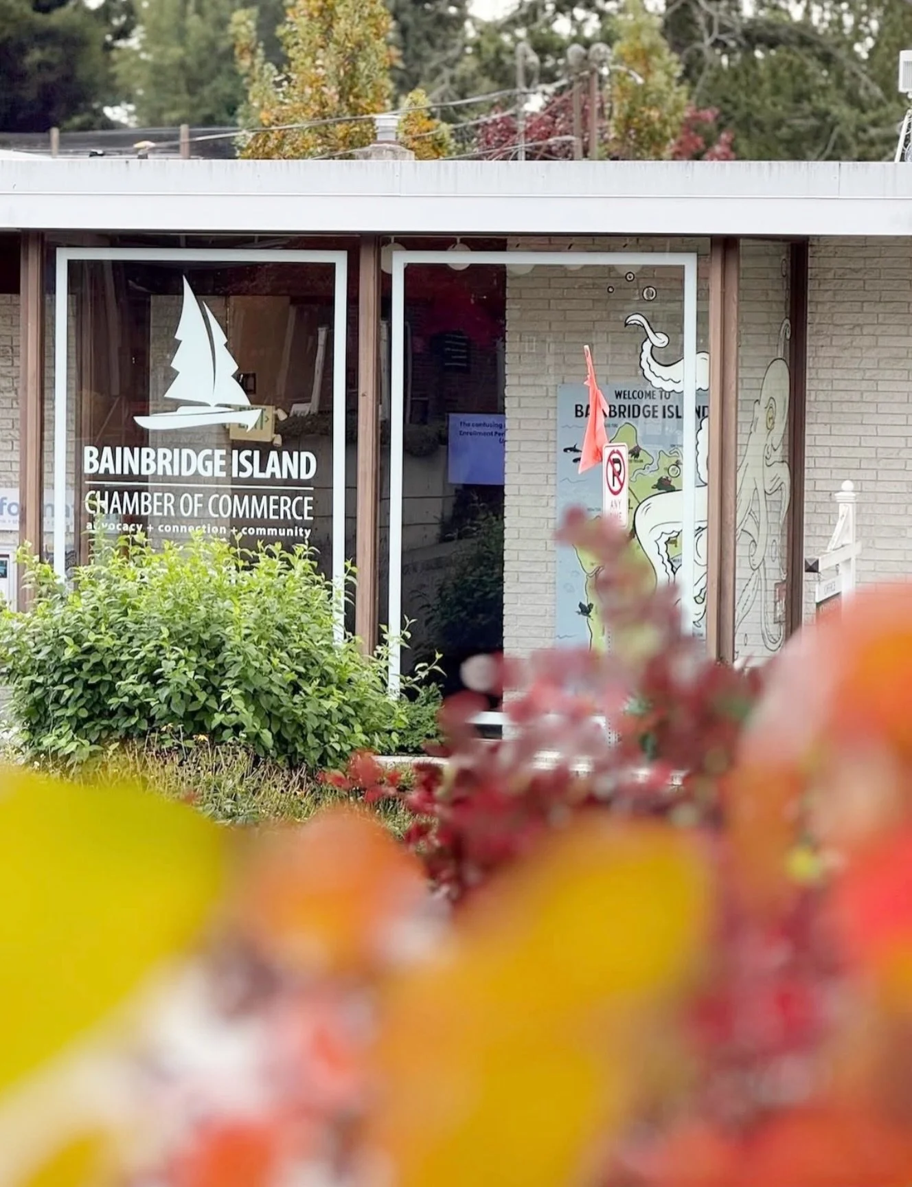 🍂 fall at the Chamber 🍁

We sure love our great community of individuals and businesses who support our Chamber! Thank you!