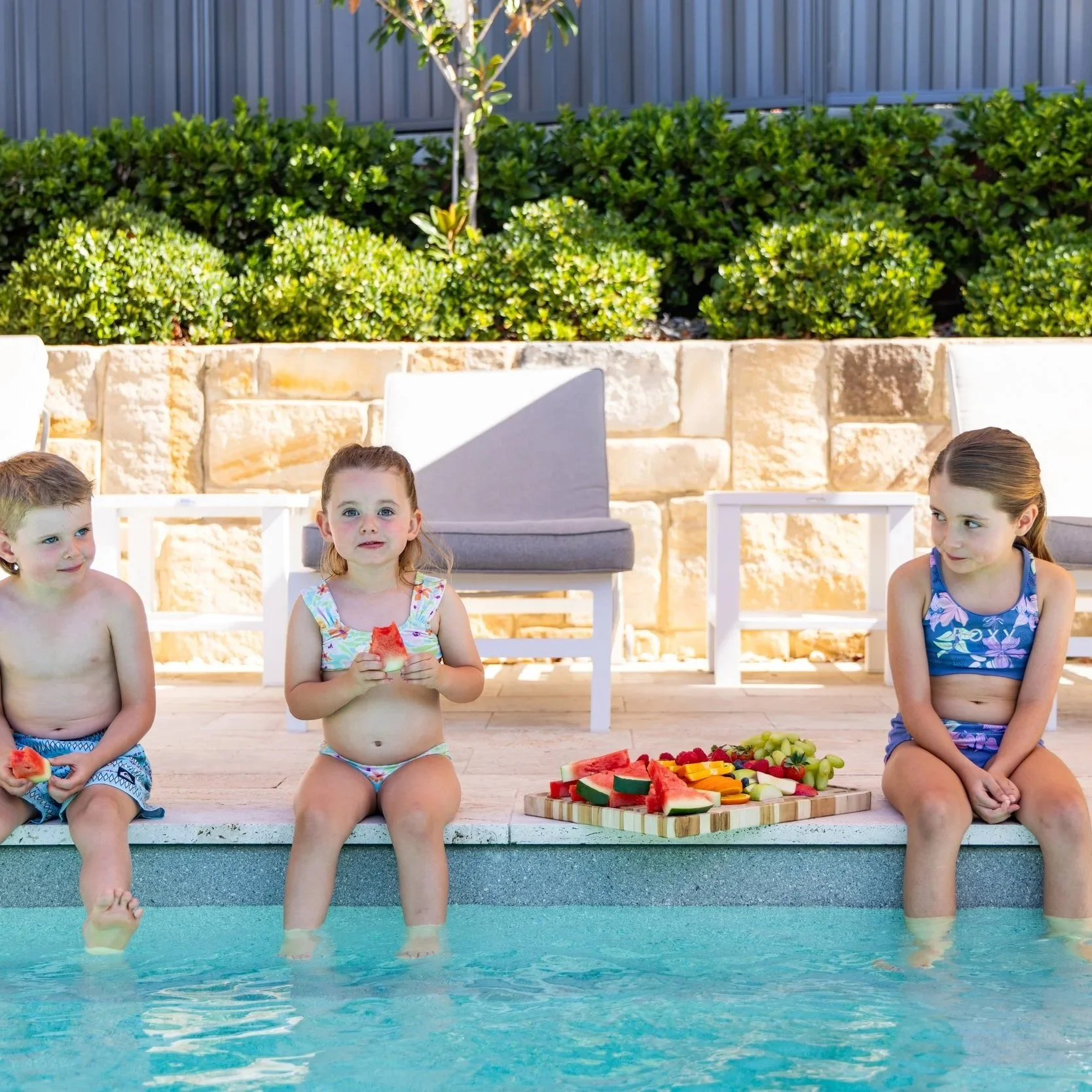 Creating the ultimate outdoor entertaining area around your pool