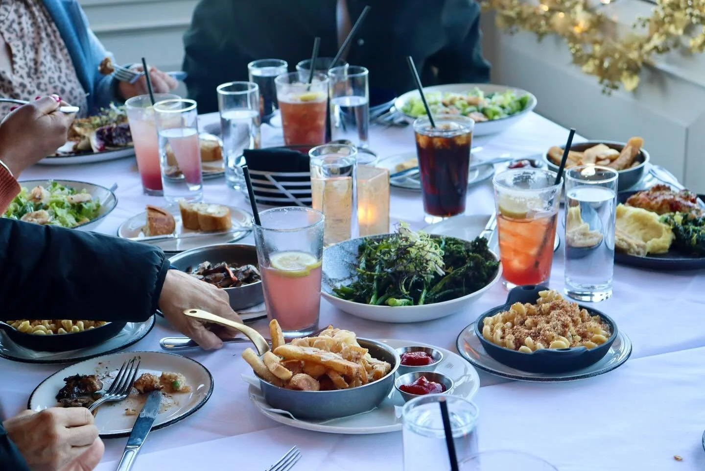 ✨AHR Team Appreciation Day✨

Filled with good food, big laughs, and the best company. Grateful for this incredible crew and all the heart they bring every day. 🫶

#hbot #hyperbaricoxygentherapy #oxygen #teamappreciation #employeeappreciation #team #