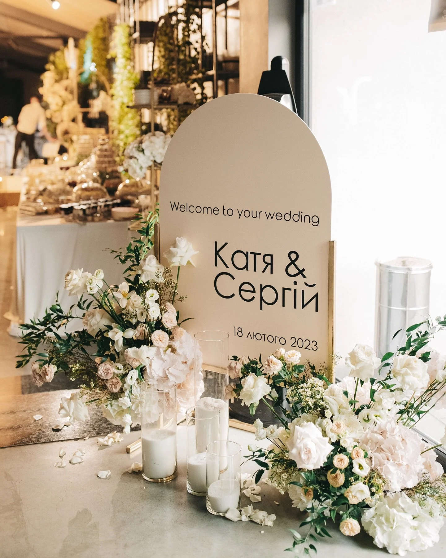 A wedding from A to Z.
From booking the venue and housing, to flowers, décor, and the full program — we created Katya & Sergii’s wedding entirely from scratch.
One vision. One team. Every detail covered.
Dreaming of a stress-