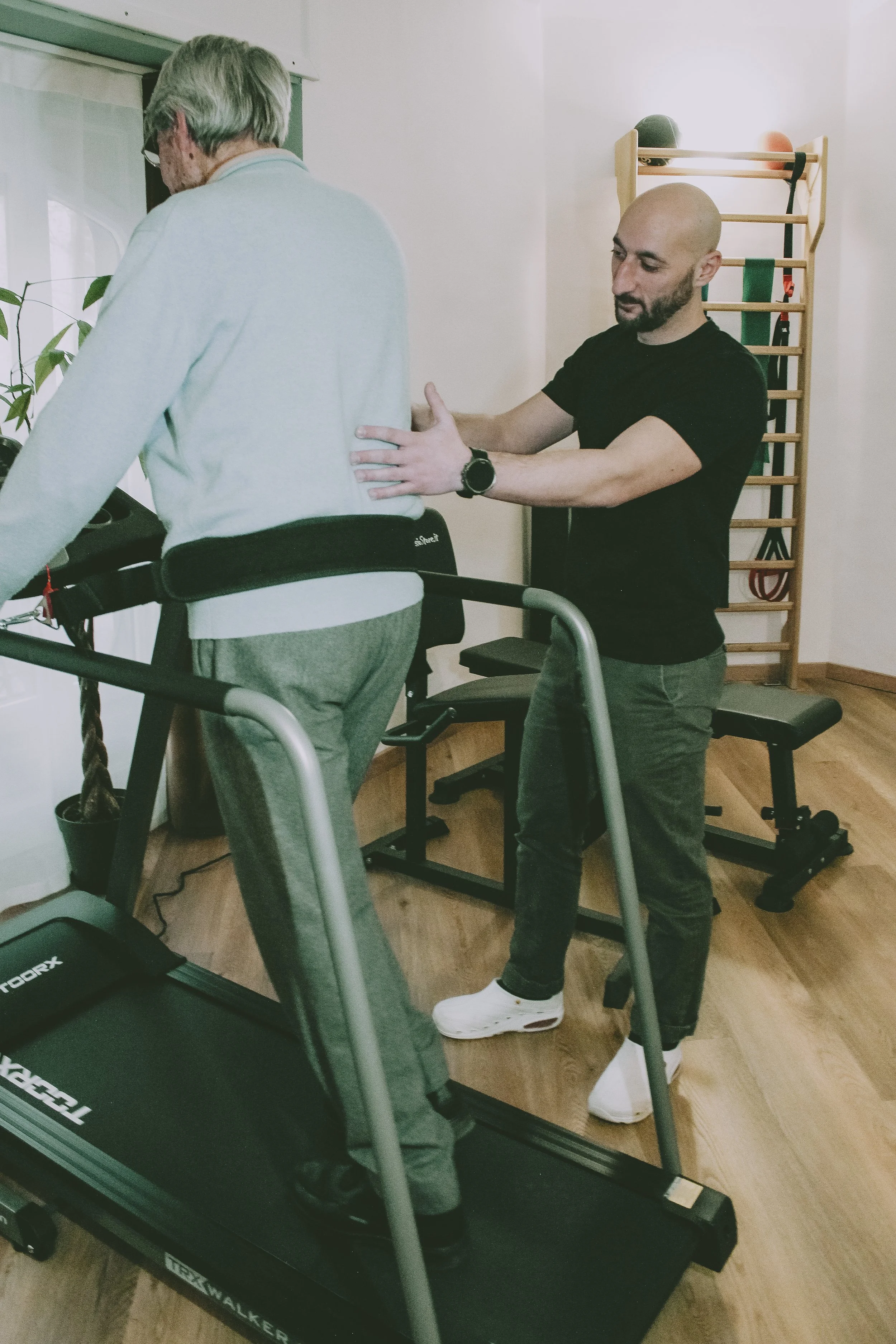 riabilitazione dei pazienti affetti da patologie (traumi, interventi chirurgici) in ambito muscolo-scheletrico, neurologico e viscerale.