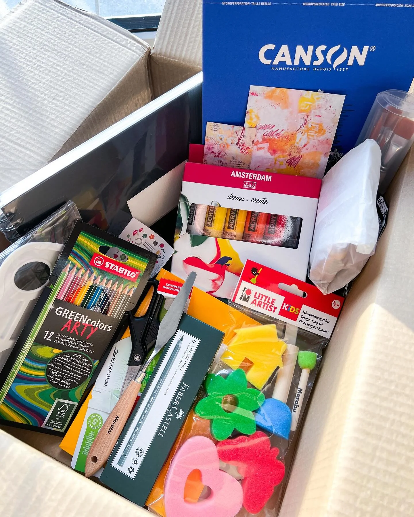 _
Im Februar starten wieder neue Teilnehmende ins Mentoring Programm und ich darf gerade diese Starter-Kits fertig packen und versenden.

Ich freue mich riesig &uuml;ber die vielen wunderbaren Menschen, die sich mit mir gemeinsam auf diese kreative R