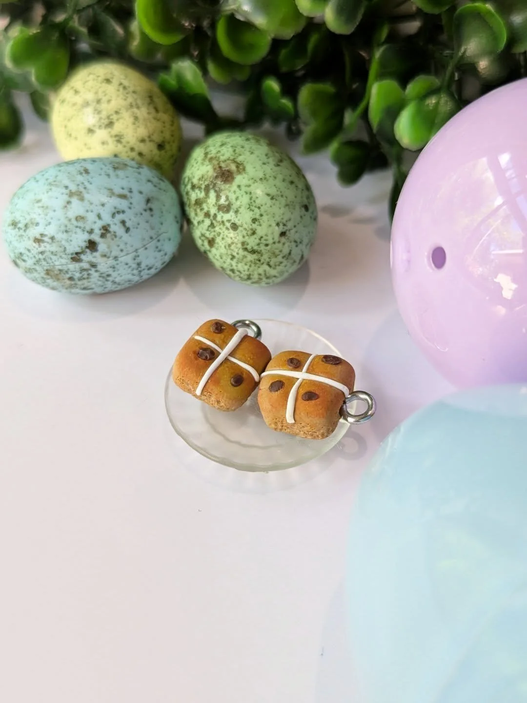 Hot cross buns 🤤 I know, I know, nearly everyone does these but considering my obsession with making miniature things I just had to make my own version! 

These will be available as studs or on hooks or huggies.
Available this Friday, 7pm AEST! 🐇