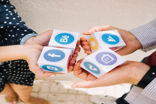 Social Sharing Features That Actually Drive Traffic, Not Just Clicks