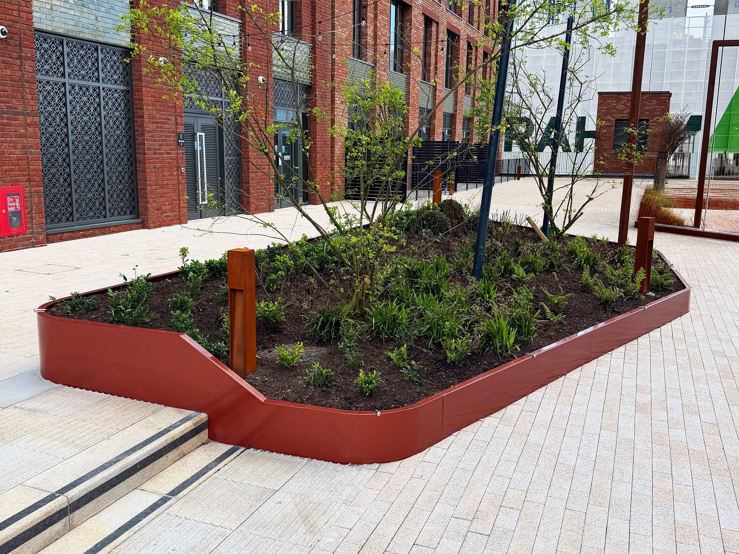 1100-SOC-WATERHOUSE GARDENS-PLANTAPANEL-RADIAL-P-100 EDITED.jpg
