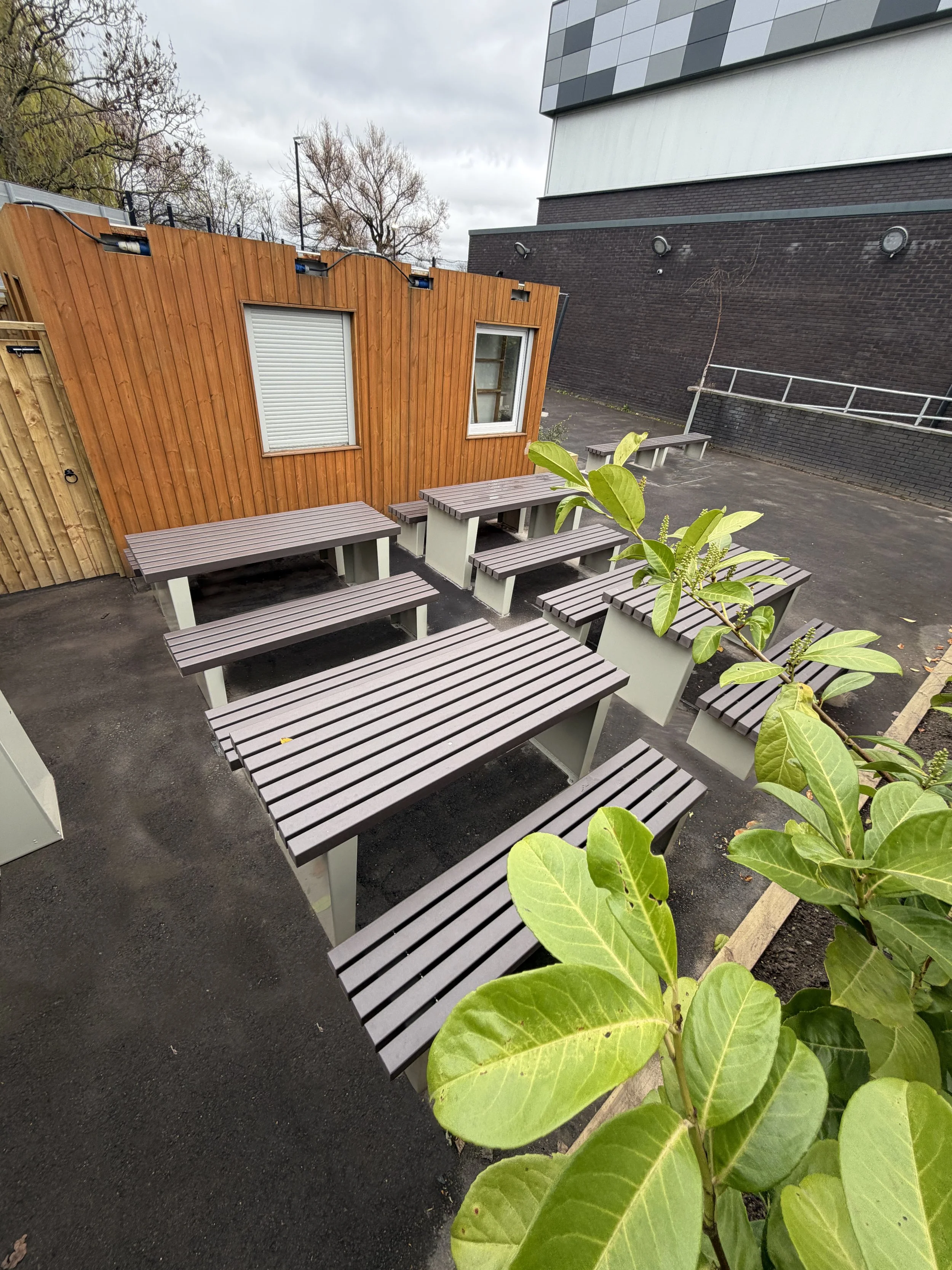 1159-SOC-GORTON HIDEOUT-CENTRAL-BENCH-A-003.jpg