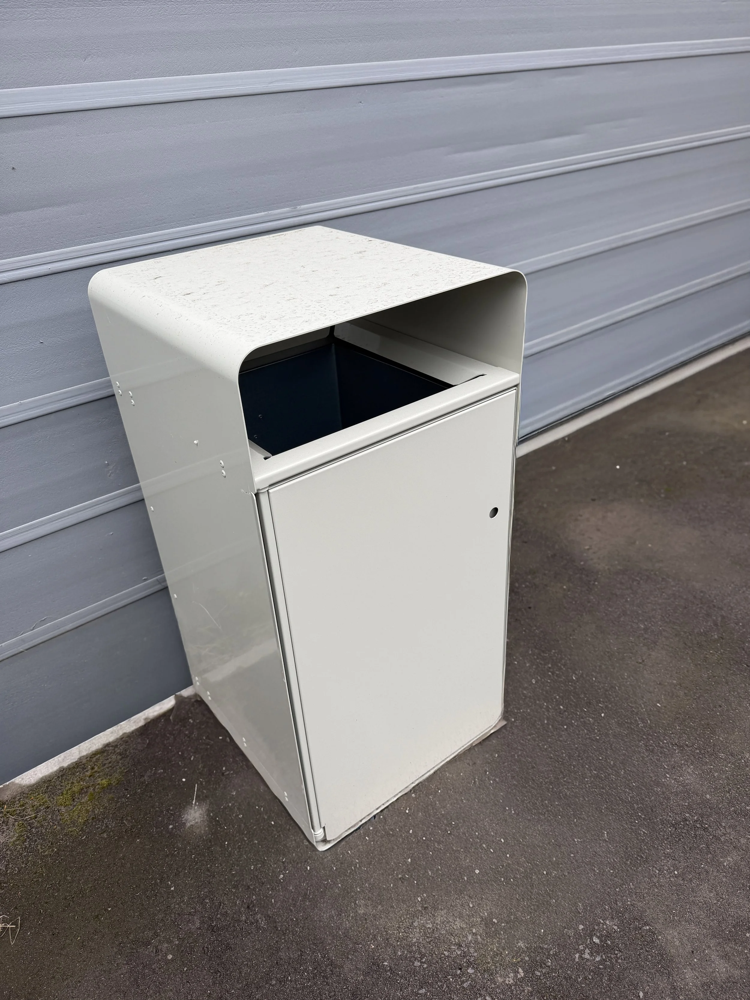 1159-SOC-GORTON HIDEOUT-OBLIQ-LITTER BIN-A-001.jpg