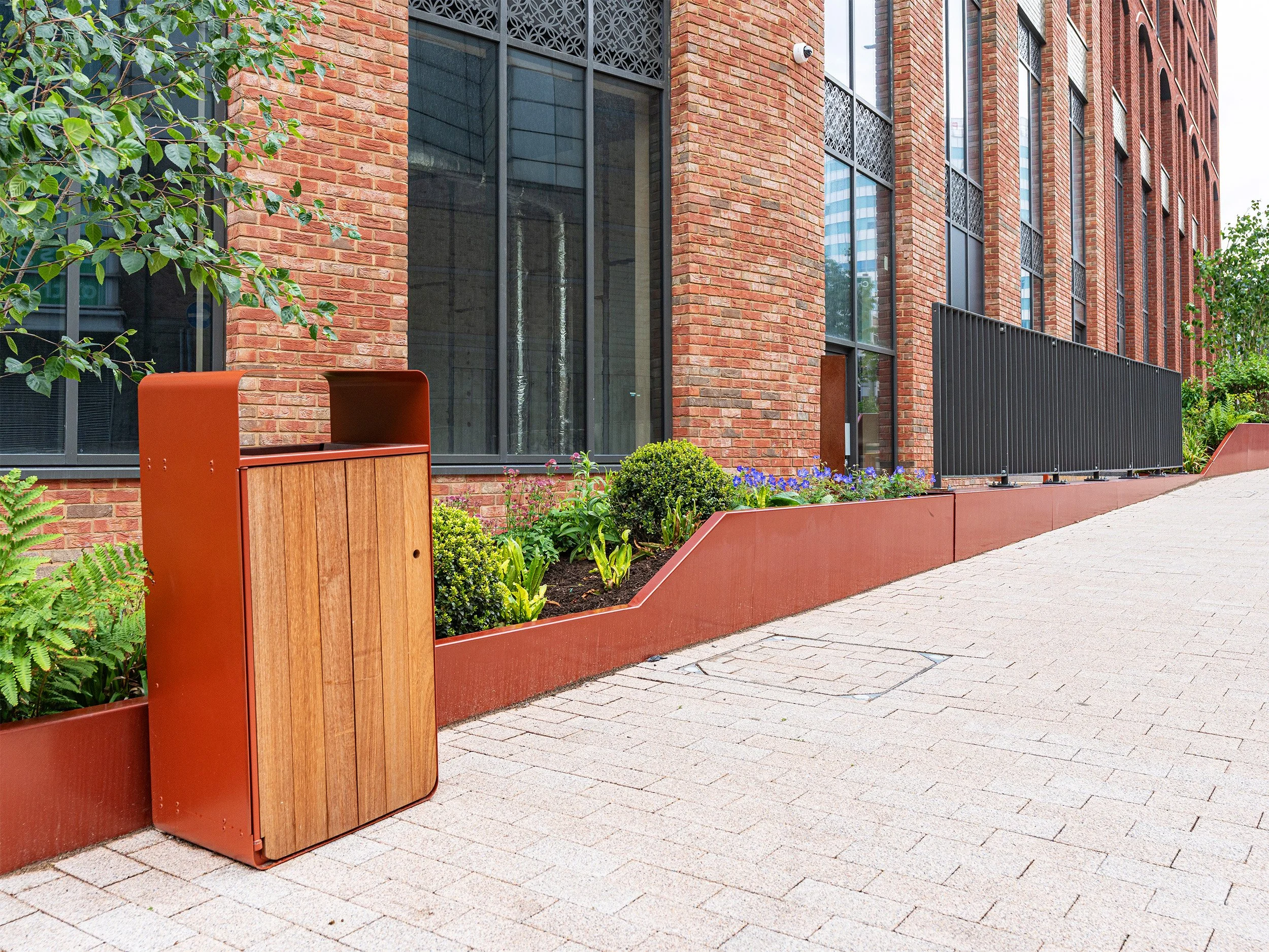 1100-SOC-WATERHOUSE GARDENS-PLANTAPANEL-RADIAL-P-063 EDITED.jpg