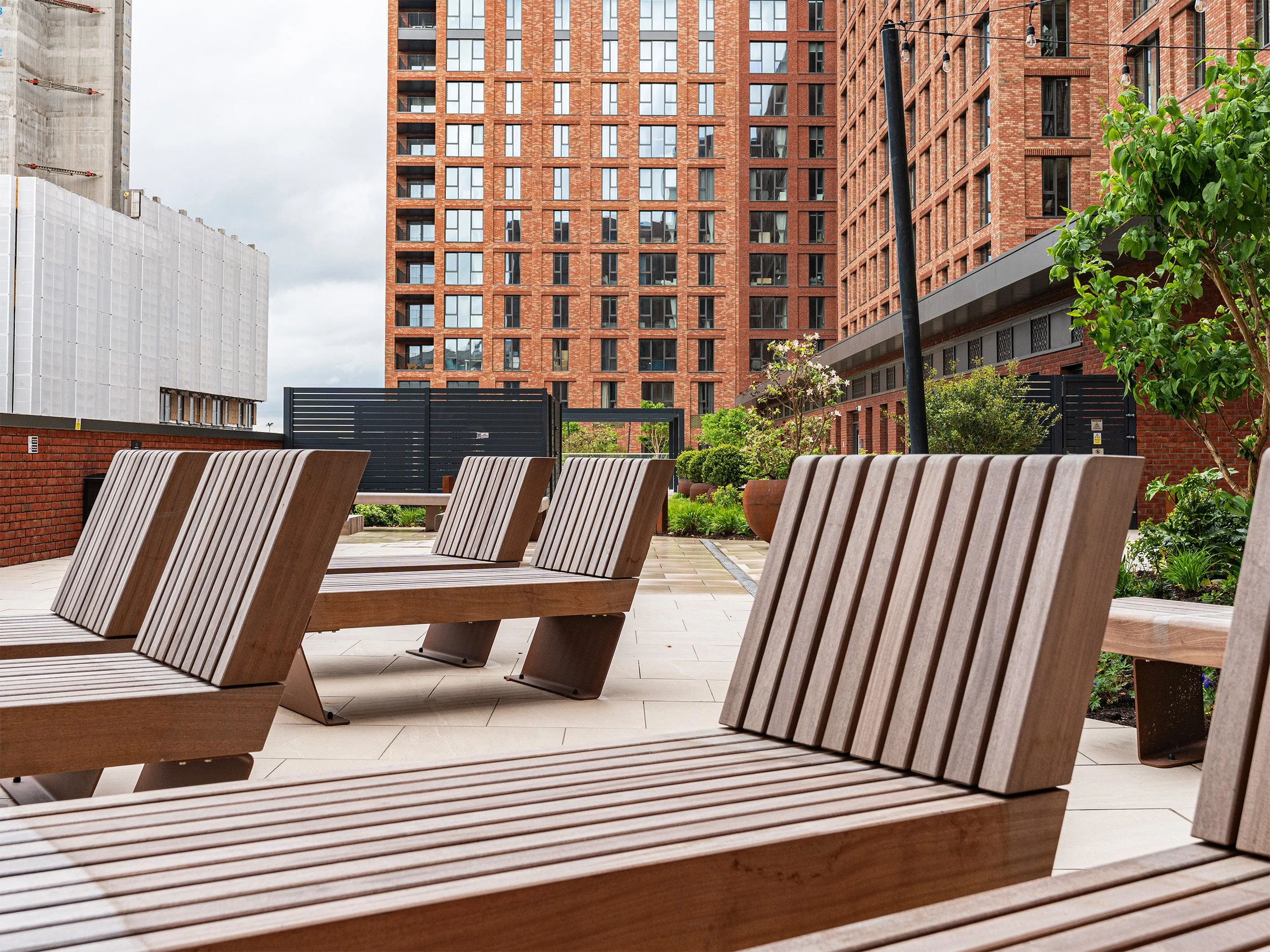 1100-SOC-WATERHOUSE GARDENS-OBLIQ-LOUNGER-P-006 EDITED.jpg