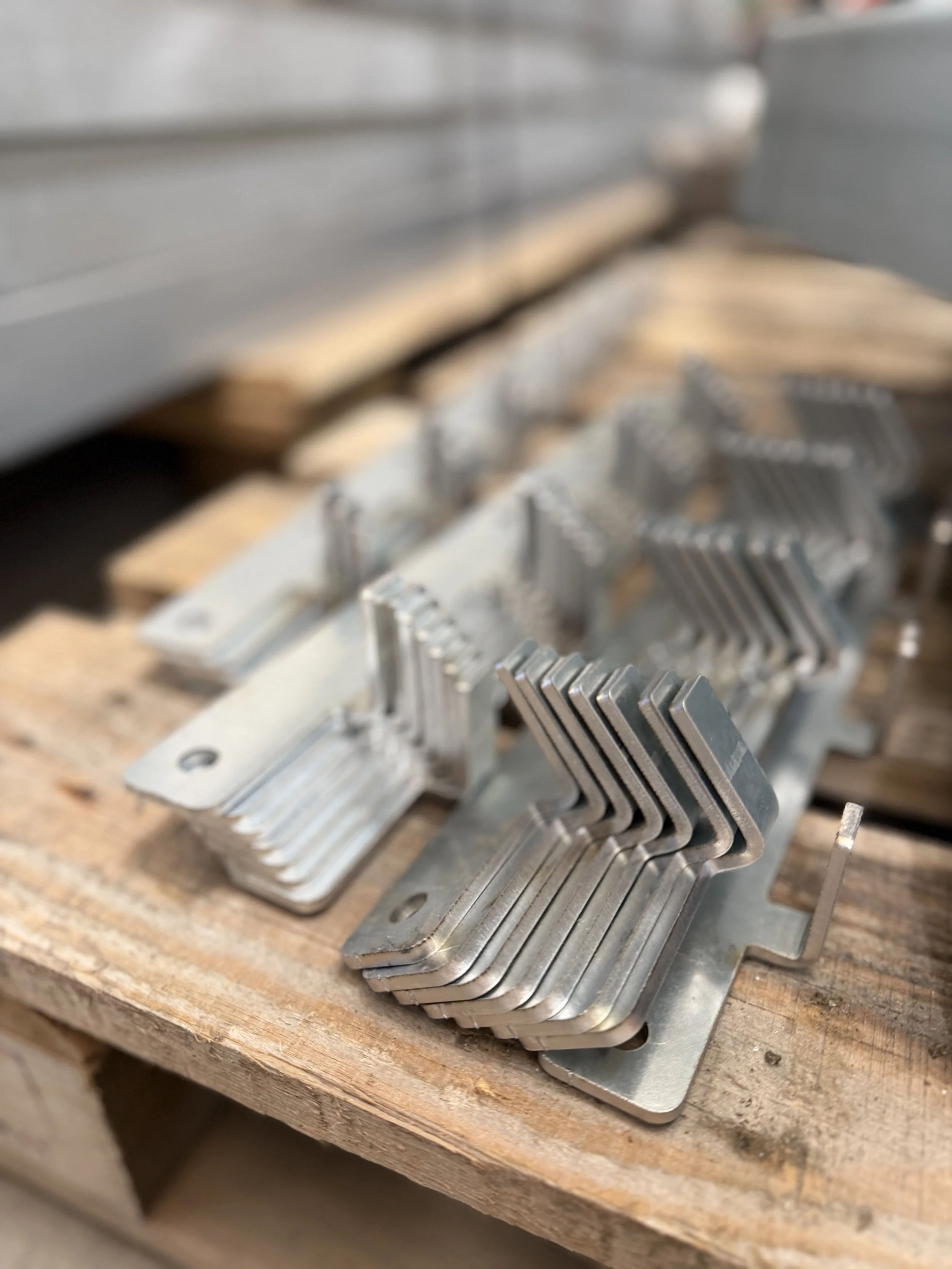 1159-SOC-GORTON HIDEOUT-CENTRAL-BENCH-A-002.jpg