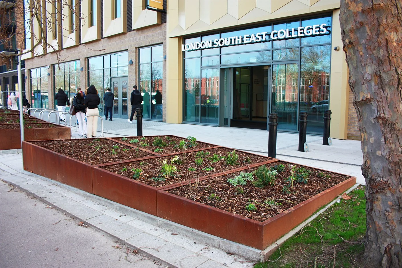 1109-SOC-PLUMSTEAD-PLANTER-PLANTABOX-A-013 EDITED.jpg