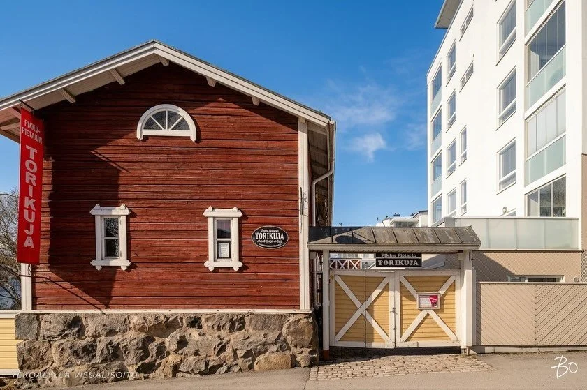 T&auml;m&auml; sijainti Kuopion torin kulmalla ja  tunnelmallisen Pikku-Pietari torikujan vieress&auml; tarjoaa poikkeuksellisen upeat kaupunkimaisemat!❤️&zwj;🔥

6. ja ylin kerros. H&auml;ik&auml;isev&auml;n valoisa kaksio on kuin uusi. 

https://bo