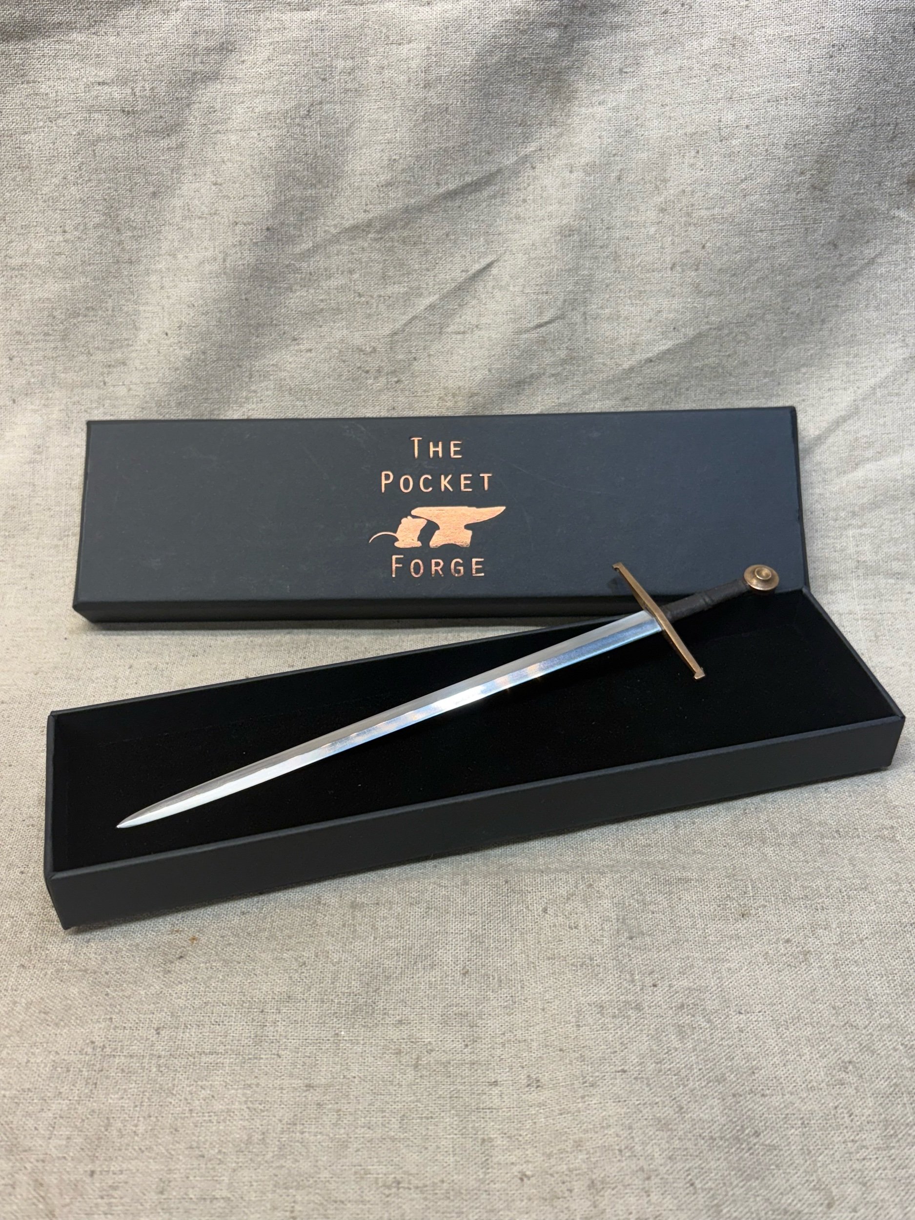 1/6th scale Longsword miniature