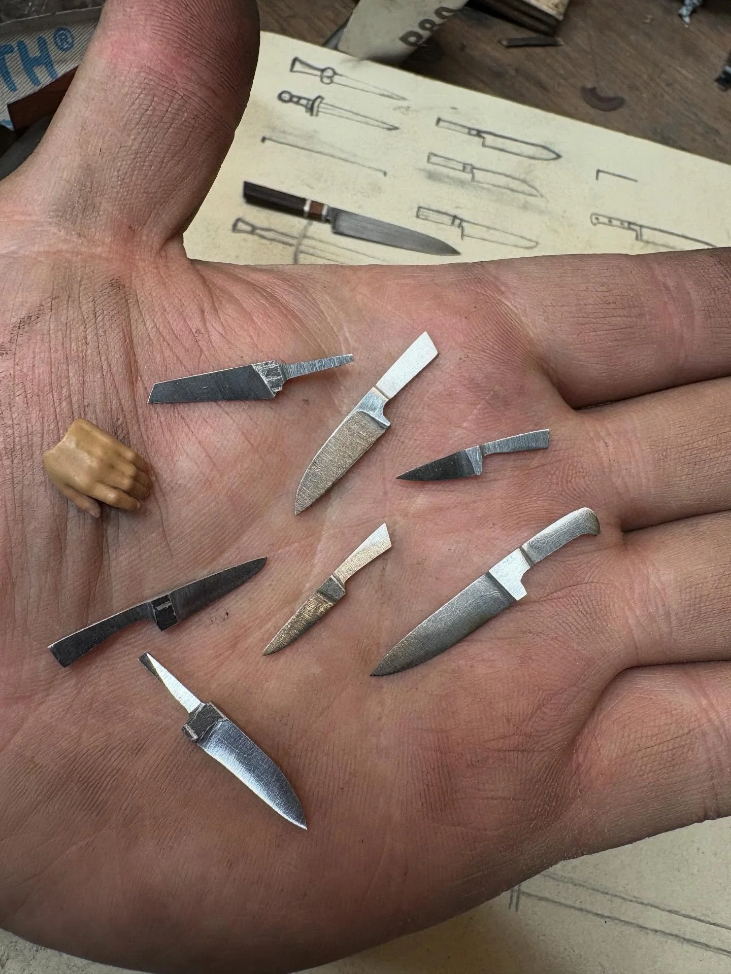 Working on some more tiny chef implements! One of them is going to be based on a classic Sabatier style, the rest of them I&rsquo;m going to make Ben style, just to remind me that I haven&rsquo;t made myself a new kitchen knife for over 6 years, even