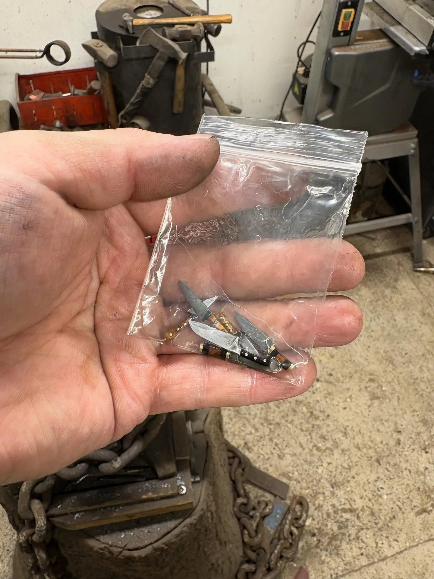 Here&rsquo;s a lil something to take the edge off! A batch of tiny kitchen doodads. 

I&rsquo;m not much of a knife guy and don&rsquo;t feel like I&rsquo;ve got a particular eye for what makes a knife look knifey, but I reckon these would be perfectl