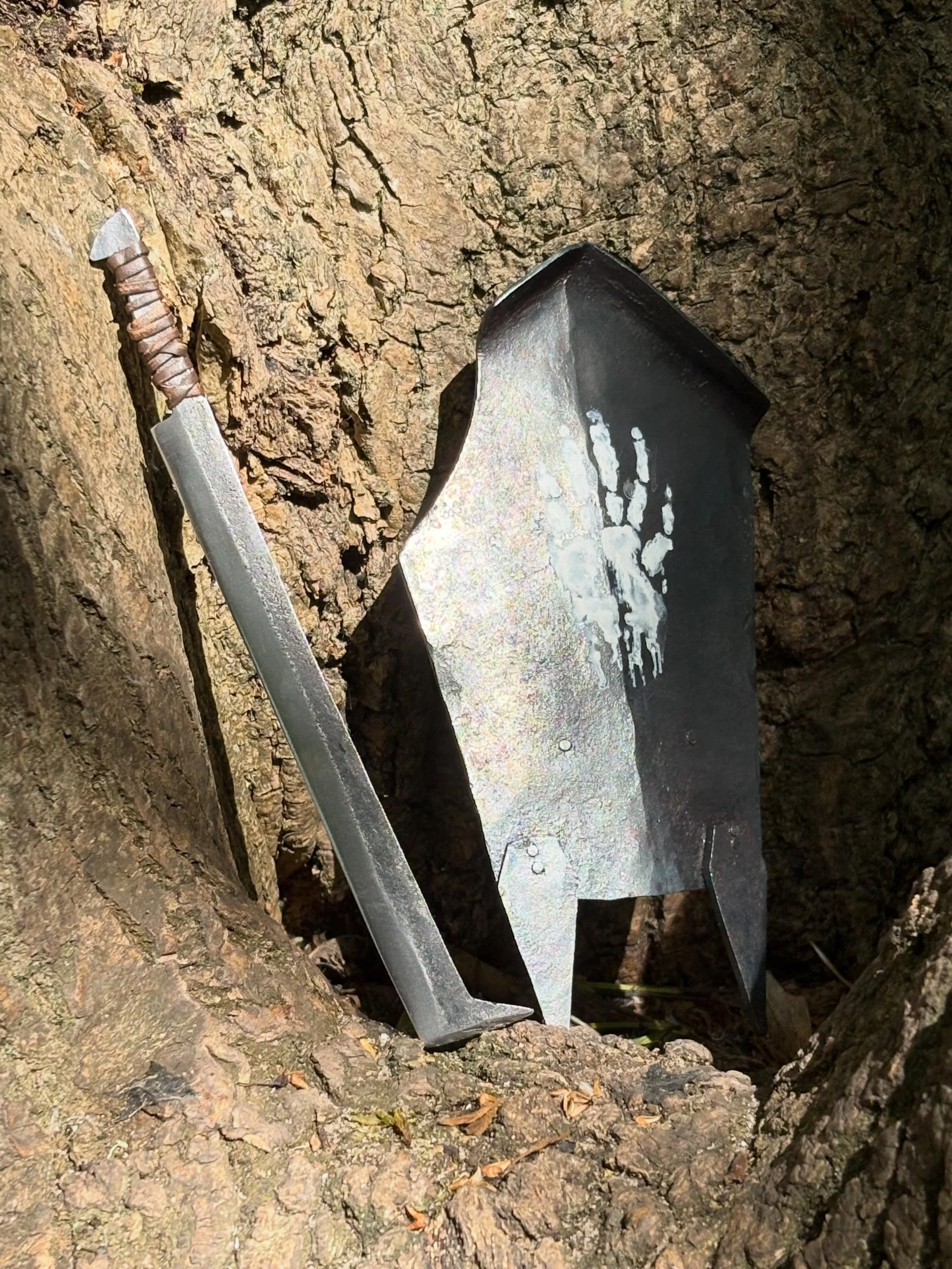 Finished this lil Uruk hai duo! I think these two have got to stick together so if they survive @manchesteraltbazaar tomorrow, I will put them on my shop on Monday as a set

Tempted to make a few more sets for #fantasyforest in July if anyone is inte