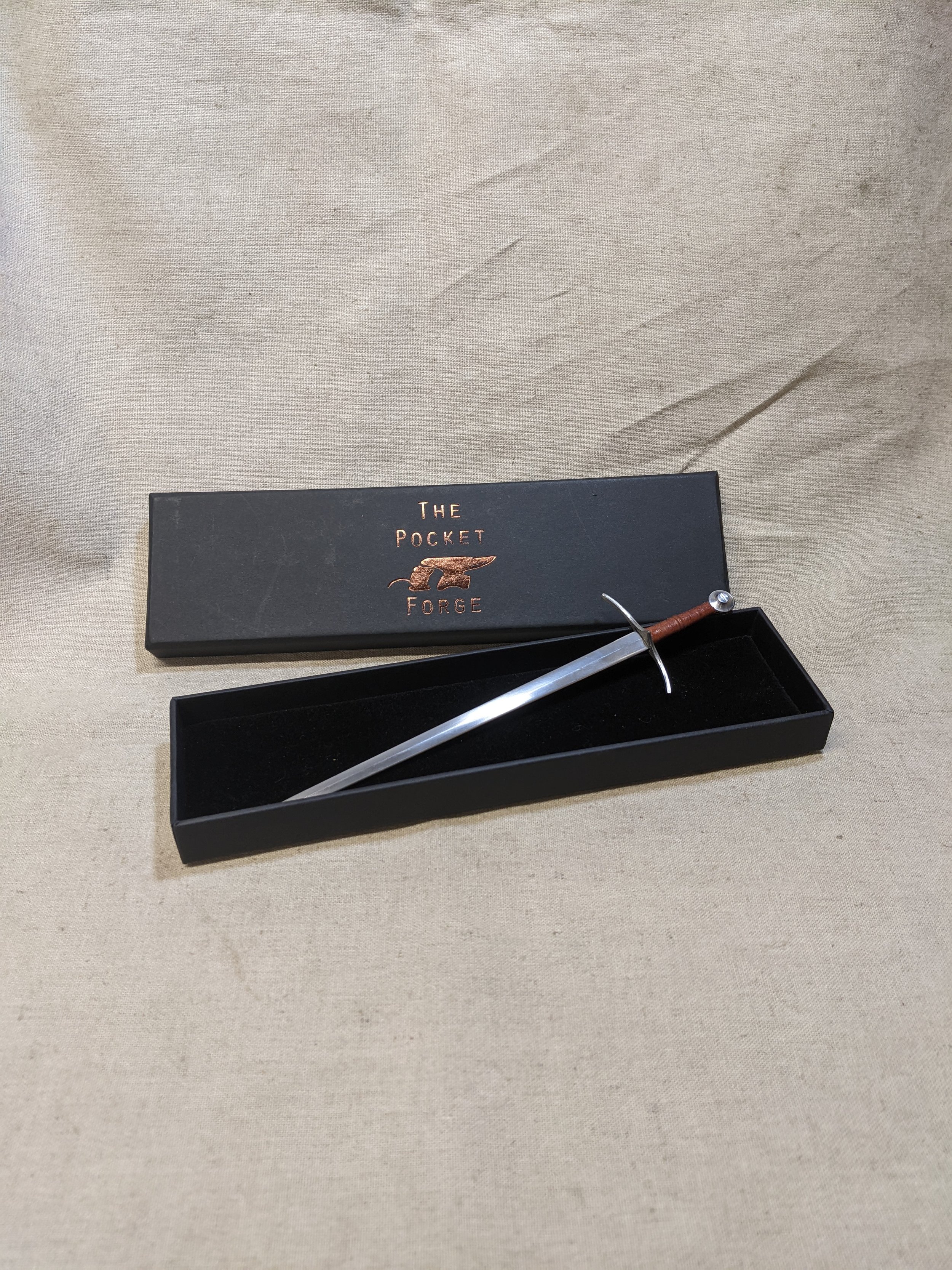 1/6th scale Longsword miniature