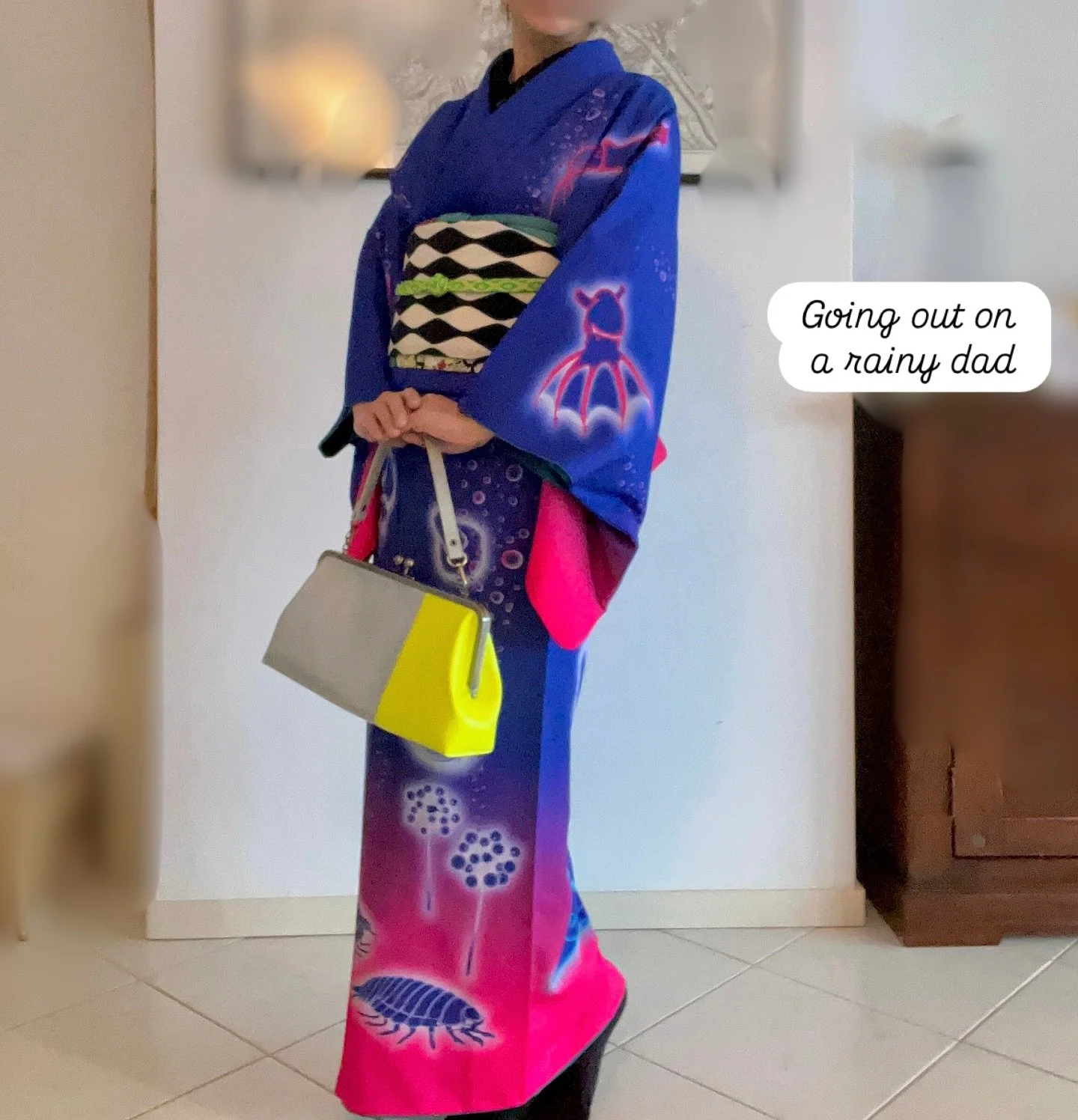 How can you make going out on a rainy day fun? Wear a washable kimono from your favourite designer and shop items.
#iroca kimono
#ayaayaskimono obi 
#rumirock obi-age
#petitfavori35 bag
#kimono_awawa juban & second hand obi-home 
雨の日も楽しくお出かけするに