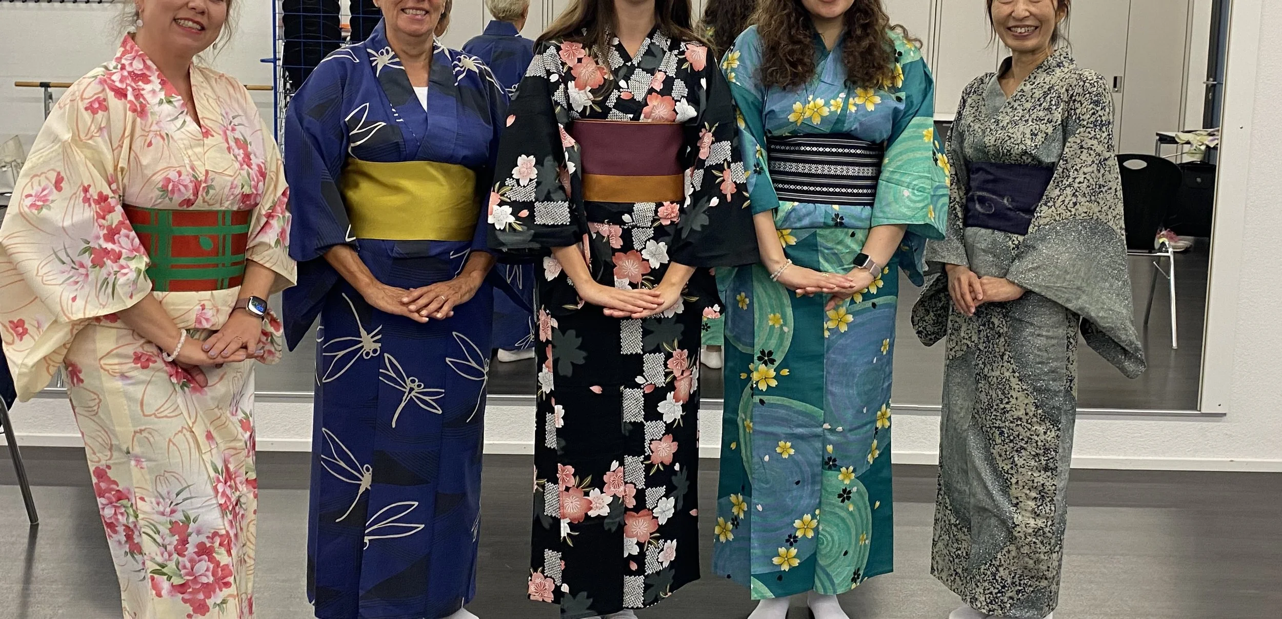 Casual kimono & painting at Creative You Thalwil
