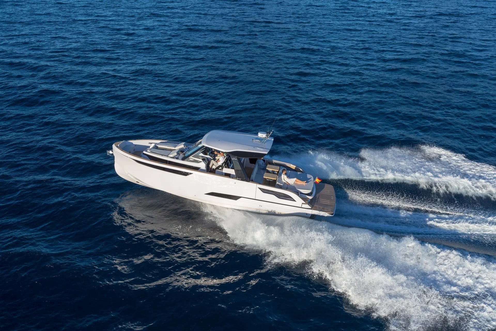 Luxurious Level yacht designed by Oceanteriors – compact yet sophisticated ocean-inspired comfort