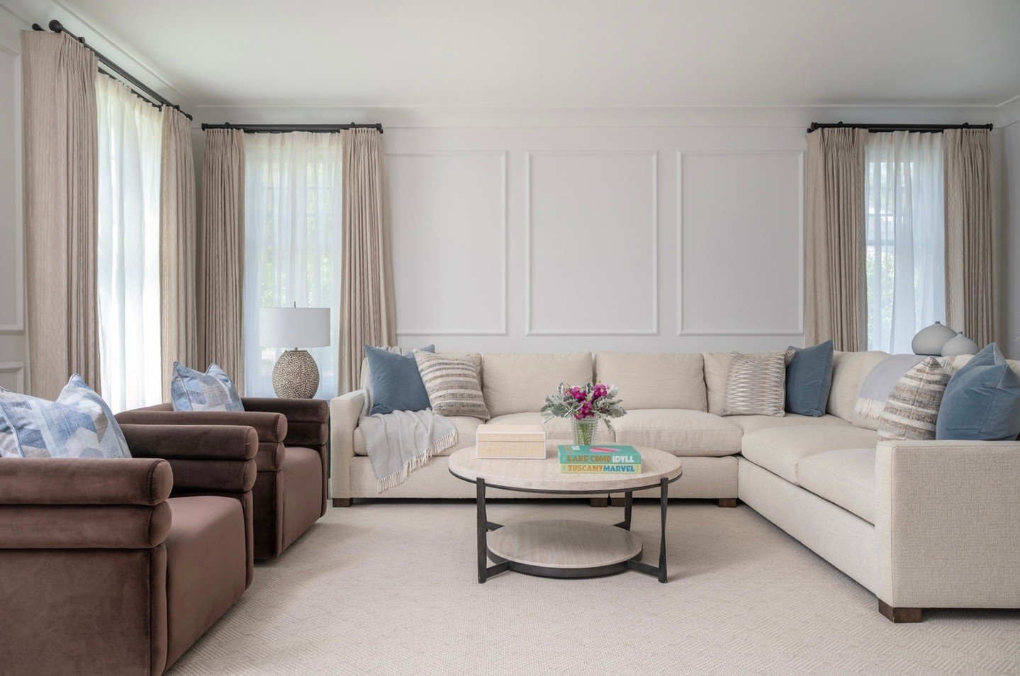 ✨ A timeless living room reveal ✨
Soft, layered, and serene &mdash; where livable luxury meets everyday comfort.
📸: @timhillphoto