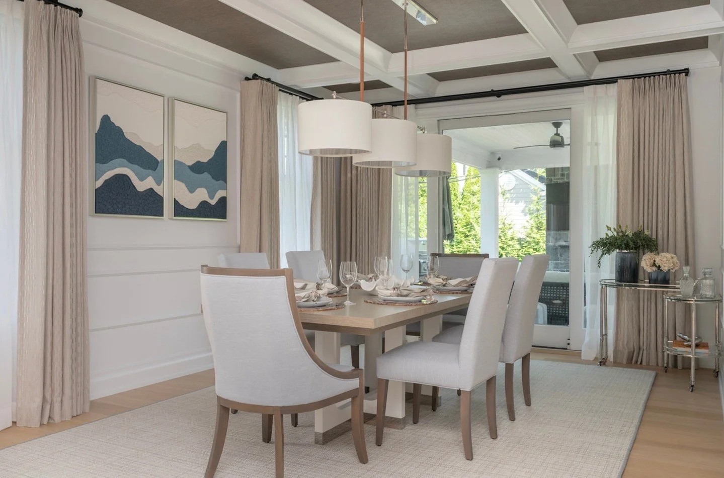 A dining room designed for connection.
Tailored details, layered neutrals, and soft blue tones carry the serene palette from the rest of the home &mdash; creating a seamless flow for gathering and entertaining.🥂
📸: @timhillphoto