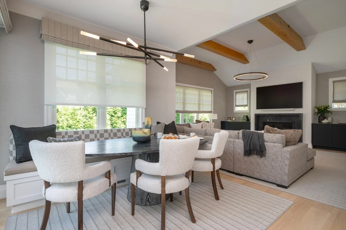 A cozy corner for everyday moments. ✨
We transformed this kitchen by incorporating built-in banquette seating &mdash; creating a warm, inviting nook for casual dining just off the family room. Rich browns, soft neutrals, and matte black accents bring
