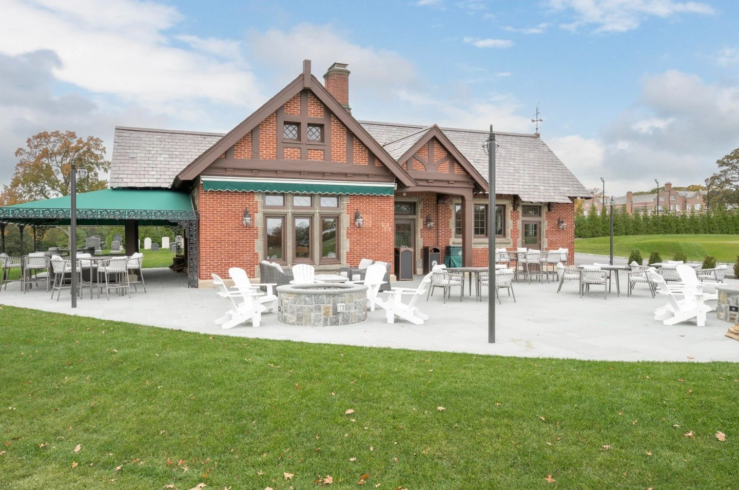 ✨ Wrapping up our renovation of the Calamity Jane House at Nassau Country Club. ✨
What was once a simple turn-house and storage building is now a fully reimagined destination for members to gather, relax, and enjoy the course in every season.
We expa