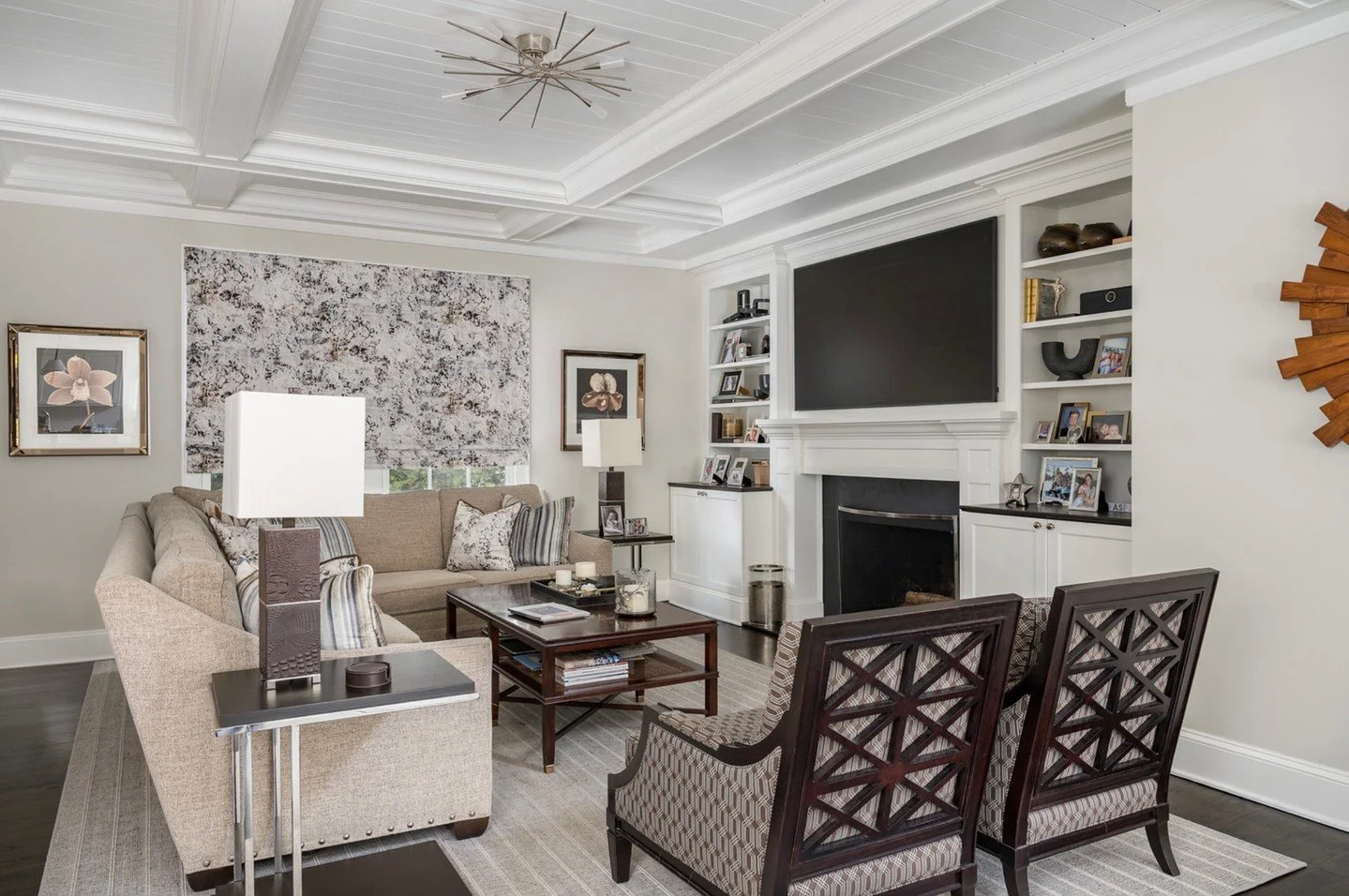 Designed for real life ✨
In Kerith&rsquo;s family room, thoughtful architectural details&mdash;like the coffered ceiling and custom built-ins&mdash;anchor a space meant for relaxing, gathering, and everyday moments. Warm, comfortable, and seamlessly 