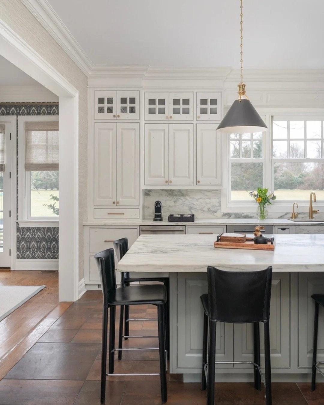 Step into this newly renovated kitchen 🤍
We kept the existing cabinetry and gave it new life with a fresh coat of paint&mdash;transforming what was once pine into something lighter, brighter, and timeless. Proof that thoughtful updates can completel