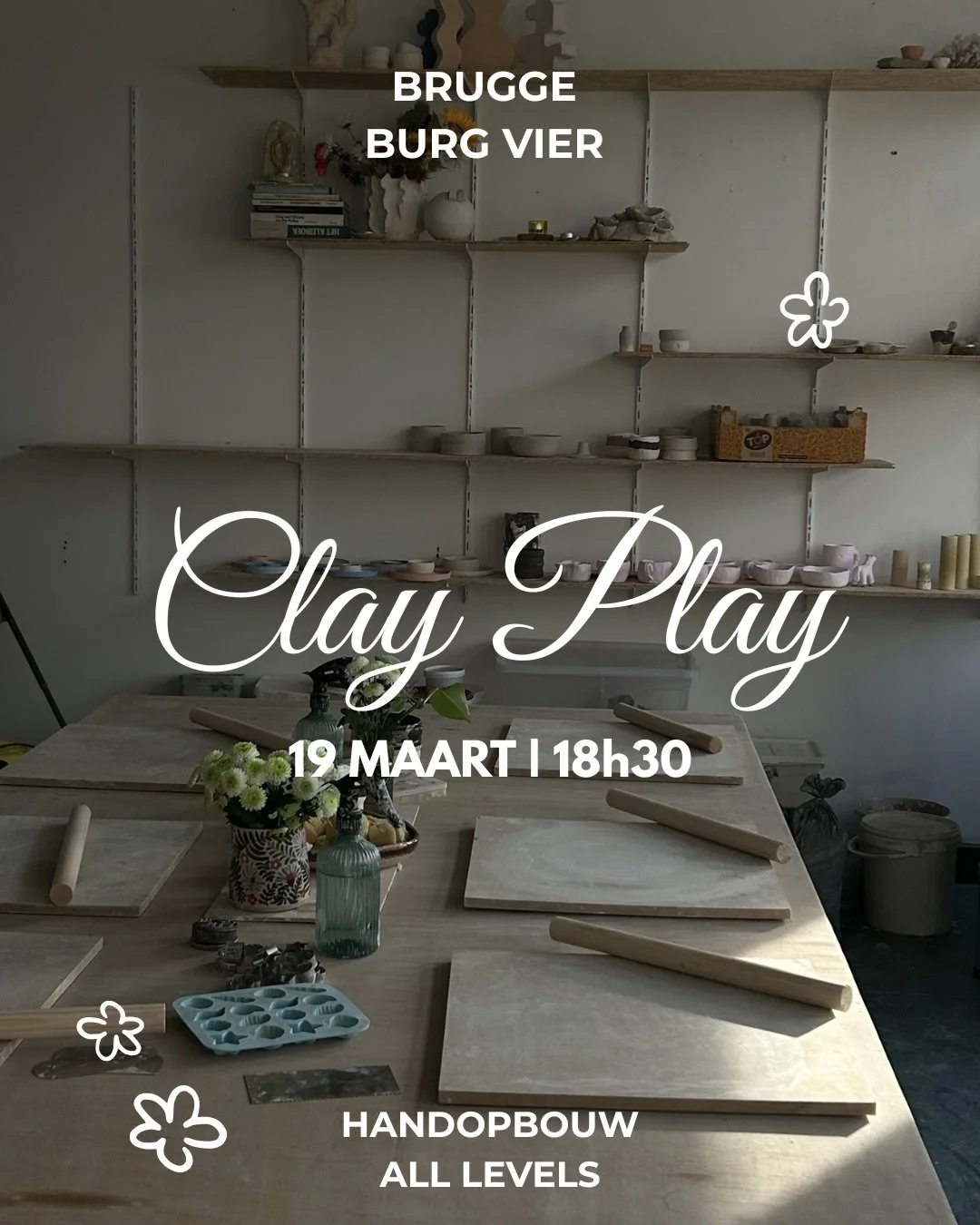 Van Pinterest naar Pottery | maak wat je wilt!!

Ja&hellip; mijn hand is gebroken, dat betekend geen draailessen of &ldquo;maak je eigen kopje&rdquo; workshops waarbij ik jullie verschillende technieken voortoon.

Maaaaaaaar&hellip;.

Wat ik wil goed