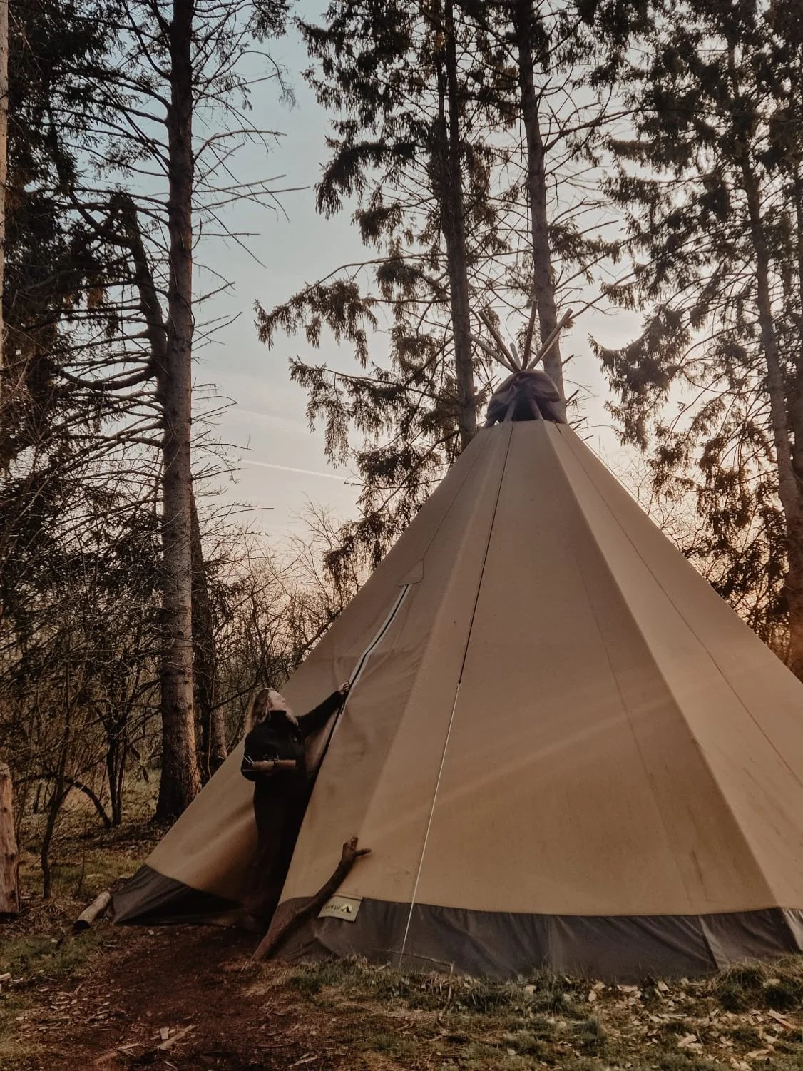 liefde voor het bos leven | liefde voor @zoe.wildtribe | liefde voor de @outdoorschool.be 

Ik mocht dit jaar elk seizoen naar het bos, om @zoe.wildtribe te ondersteunen als &ldquo;dragende vrouw&rdquo; , een rol die me op het lijf geschreven is.

Ee