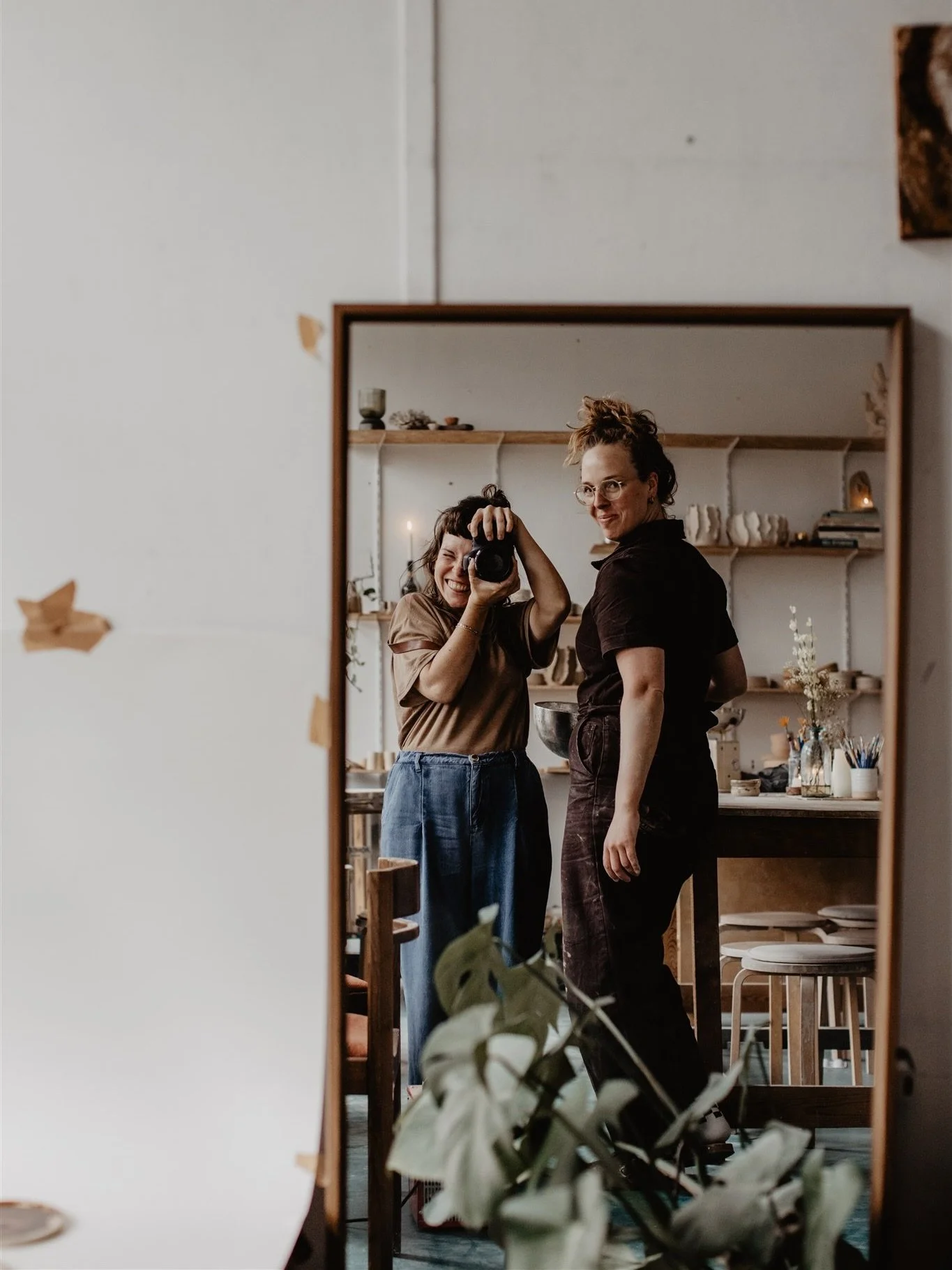 Dat @anneleenjegers diegene was die emoties op beeld kon vastleggen wist ik al van het moment dat ik de foto&rsquo;s zag die ze trok van de retreat met @zoe.wildtribe waar we samen waren. Dat was de eerste keer dat ik Anneleen leerde kennen, een vrou