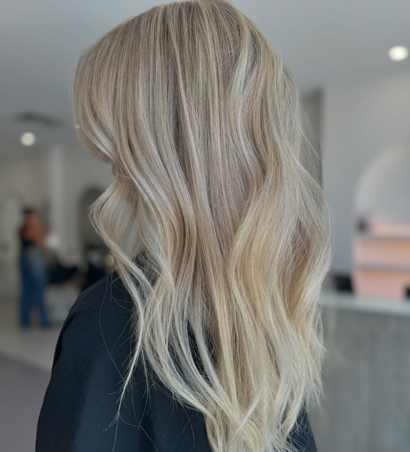 The first look created in Studio REMMI! 🤍⭐️

Creamy, bright, and buttery blonde &ndash; my absolute favvvvv 

Achieved this dreamy tone using my go-to Redken Shades EQ for that perfect finish MWAH 

Obsessed!

 #StudioREMMI #BlondeGoals #CreamyBlond