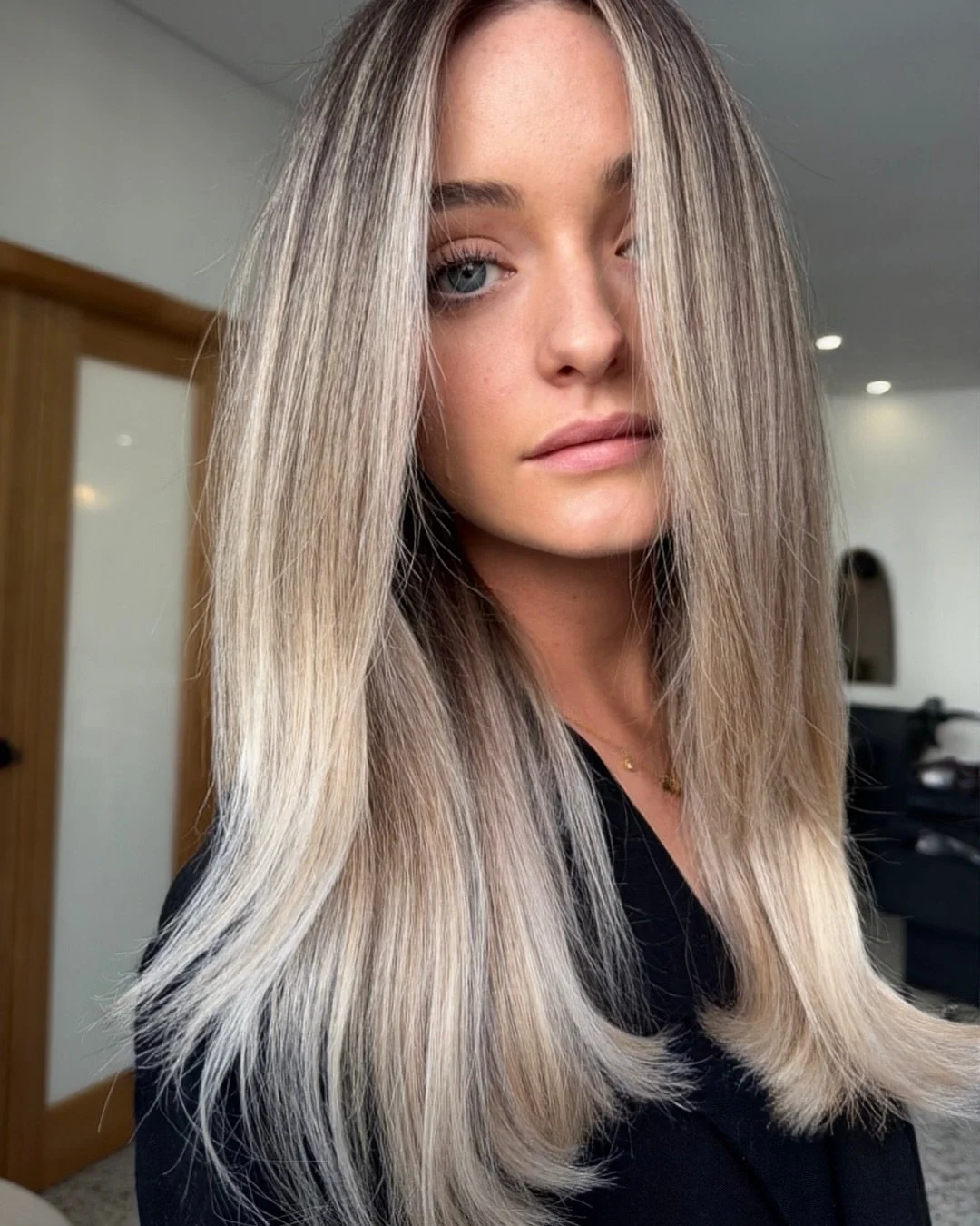 That soft blended blonde >>> ⭐️🫧🪽

Bright around the face, seamless through the root and toned to that creamy expensive blonde we&rsquo;re forever obsessed with 💌

Low maintenance feel, luxury finish ⚡️🐚

Created with our Luxe Lift packa