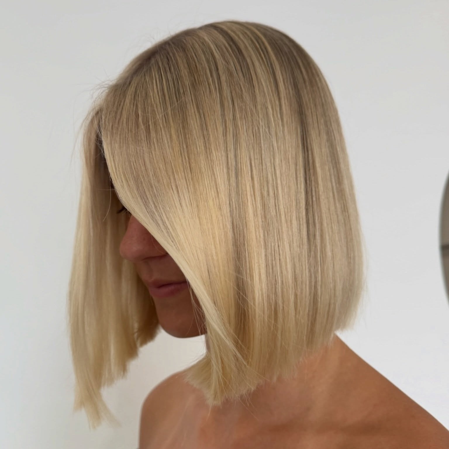proof that healthy blonde and a blunt cut will never go out of style 🪽

bright, creamy tones paired with a sharp shape for that fresh, polished finish.

book your next blonde refresh via the link in bio 🤍