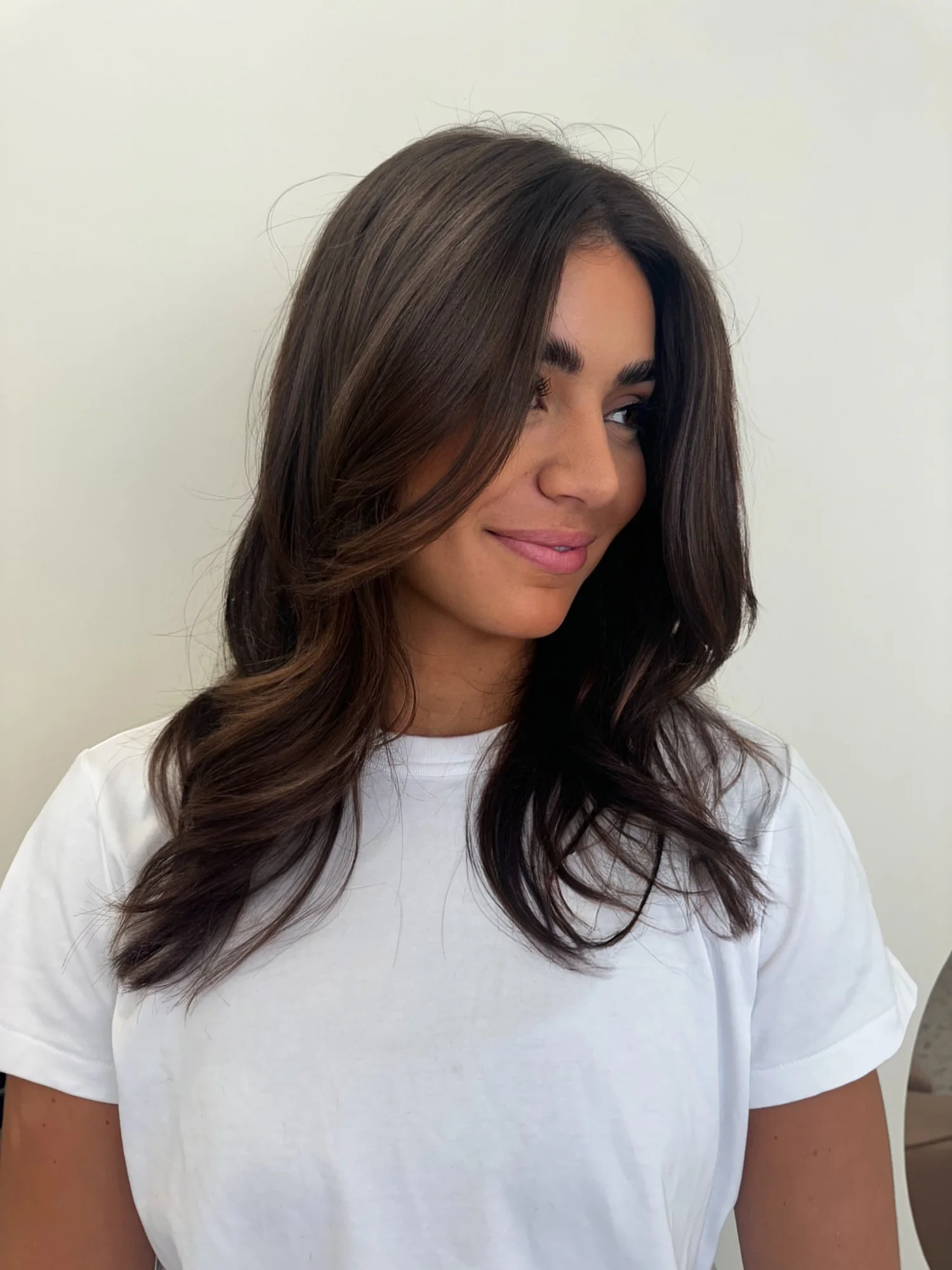 Glossy brunette length by Studio REMMI