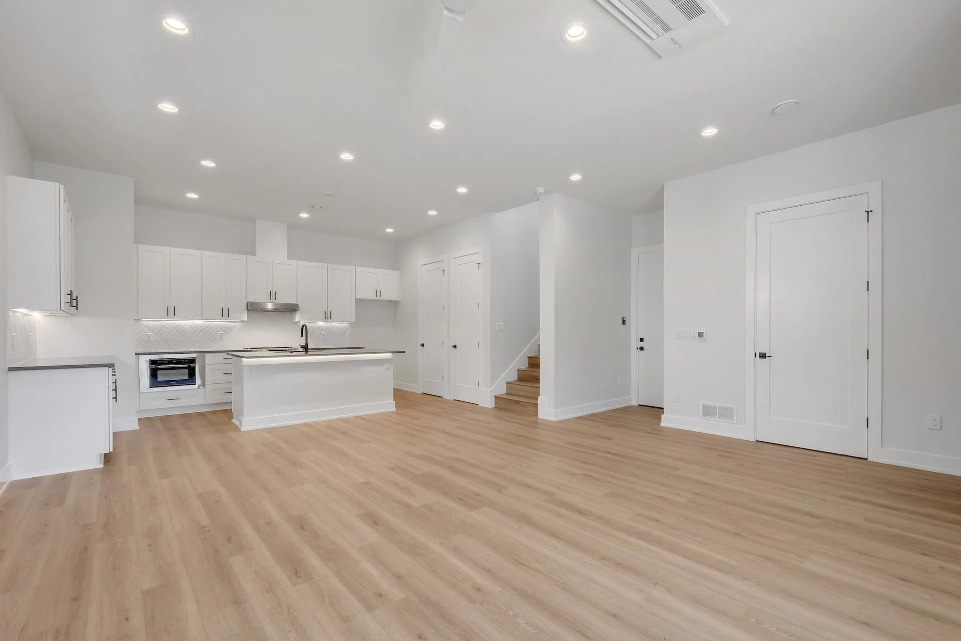 Interior photo - Great Room.