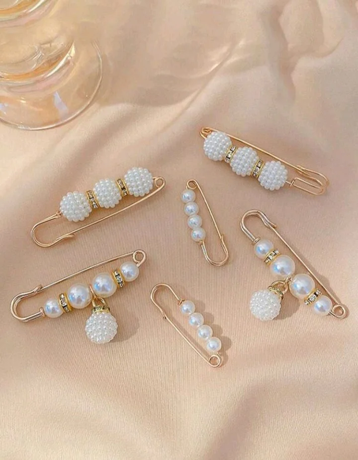 Faux Pearl and Rhinestone Brooch Pin