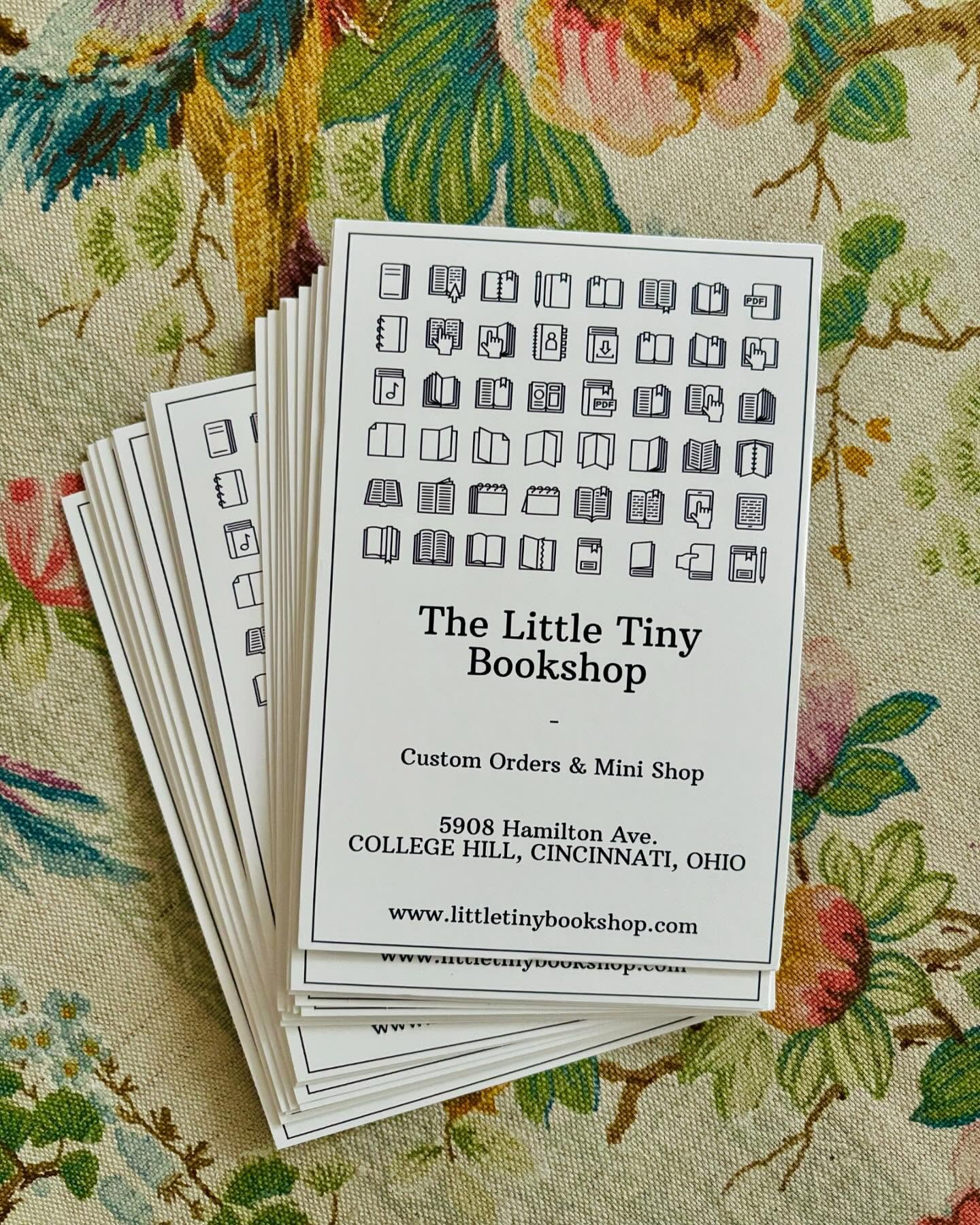 Our mini shop is officially open! 3-7PM! We are located in the hallway of our sister store @manga_cincinnati - 5908 Hamilton Ave in College Hill! Free parking behind the shop! 

We have a great selection of little books for Valentine&rsquo;s Day💕

&