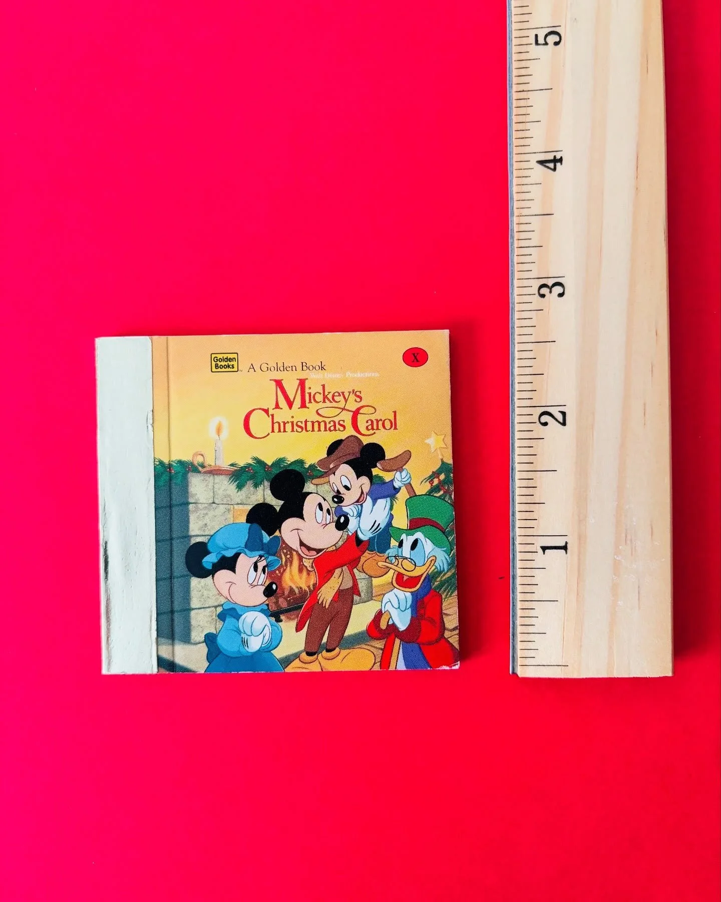 A few little holiday books now in stock :) 

Although those itsy bitsy ones are blank but so cute 🎄🎁❄️

HOURS 

MONDAY: CLOSED
TUESDAY: CLOSED
WEDNESDAY: CLOSED
THURSDAY: 3:00 PM - 7:00 PM
FRIDAY: 3:00 PM - 7:00 PM
SATURDAY: 11:00 AM - 7:00 PM
SUND