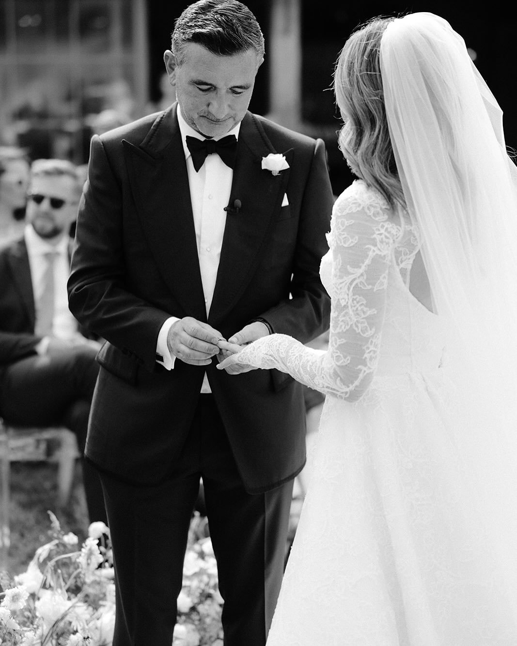 The ceremony 🤍 

Modern. Minimalist. Elegant. From the very first meeting with H&amp;B I was so excited to plan and design their weekend wedding. Every aspect of the weekend took on its own style and was the perfect reflection of the fun, multifacet