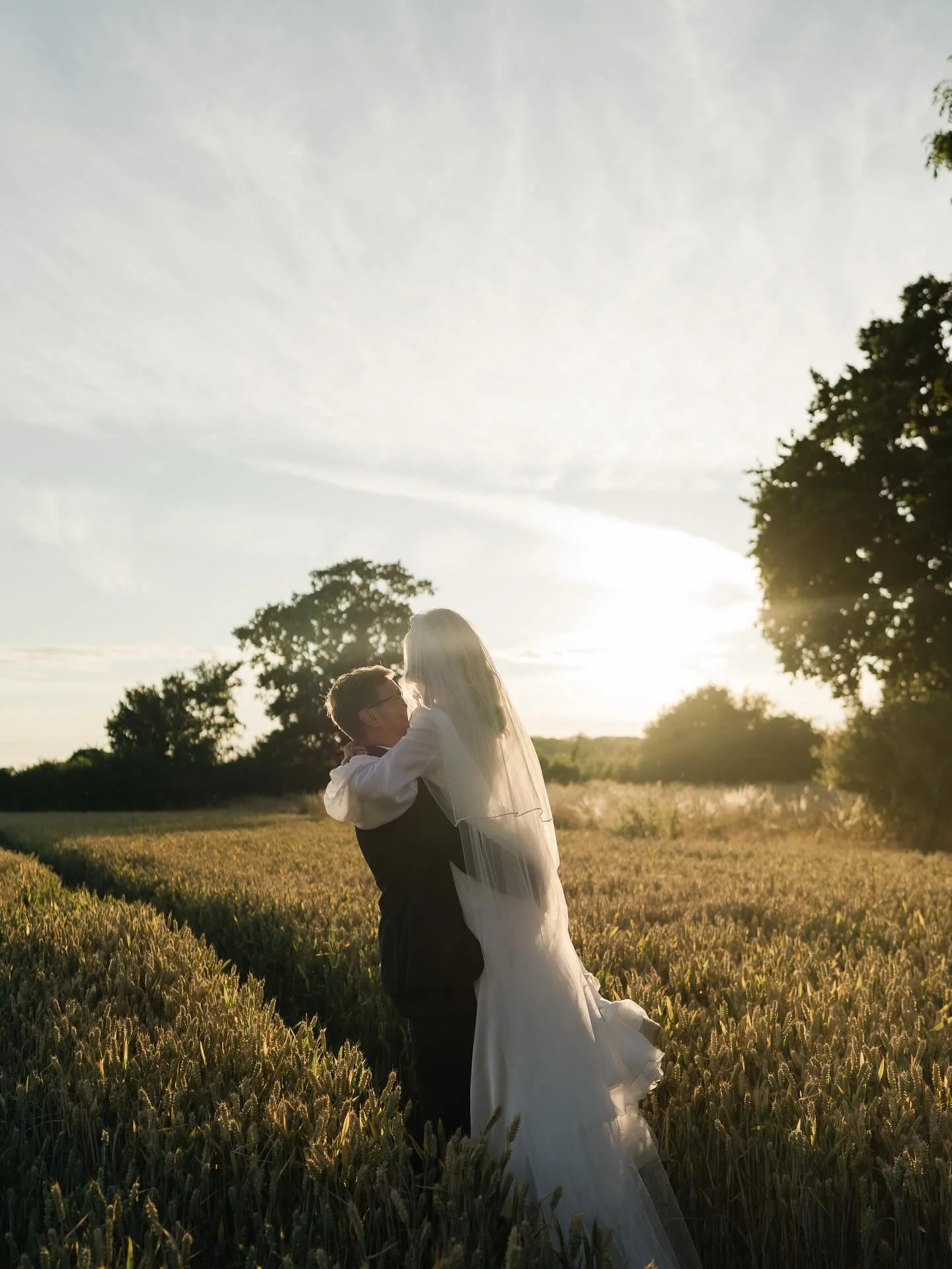 The picture of classic elegance. Unrivalled beauty and grace coming to you in the form of A&amp;B&rsquo;s summer wedding. 

Utterly gorgeous and undeniably elegant, their day was an exquisite private marquee celebration, under sunny Suffolk skies, on