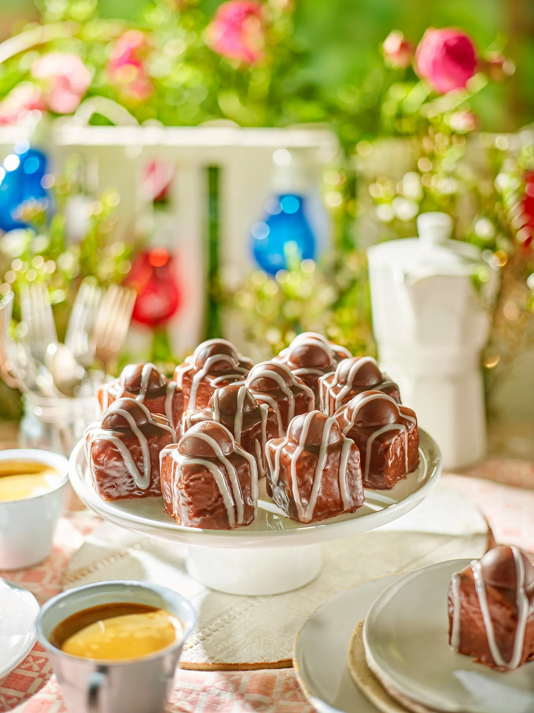 Mocha_Fondant_Fancies- Myles New.jpg