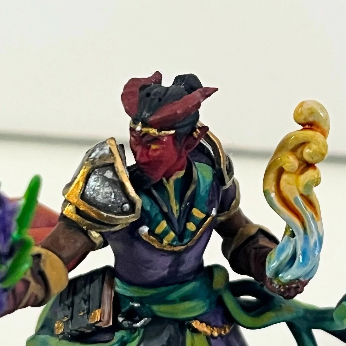 Another commission I did a while ago for @jamie_parsons_3600 of his Tiefling Cleric, Baizeros! This one is a personal fave of mine, I loved the wacky colours going on all over the place!
#dnd #dndminis #dungeonsanddragonsminiatures #dungeonsanddragon