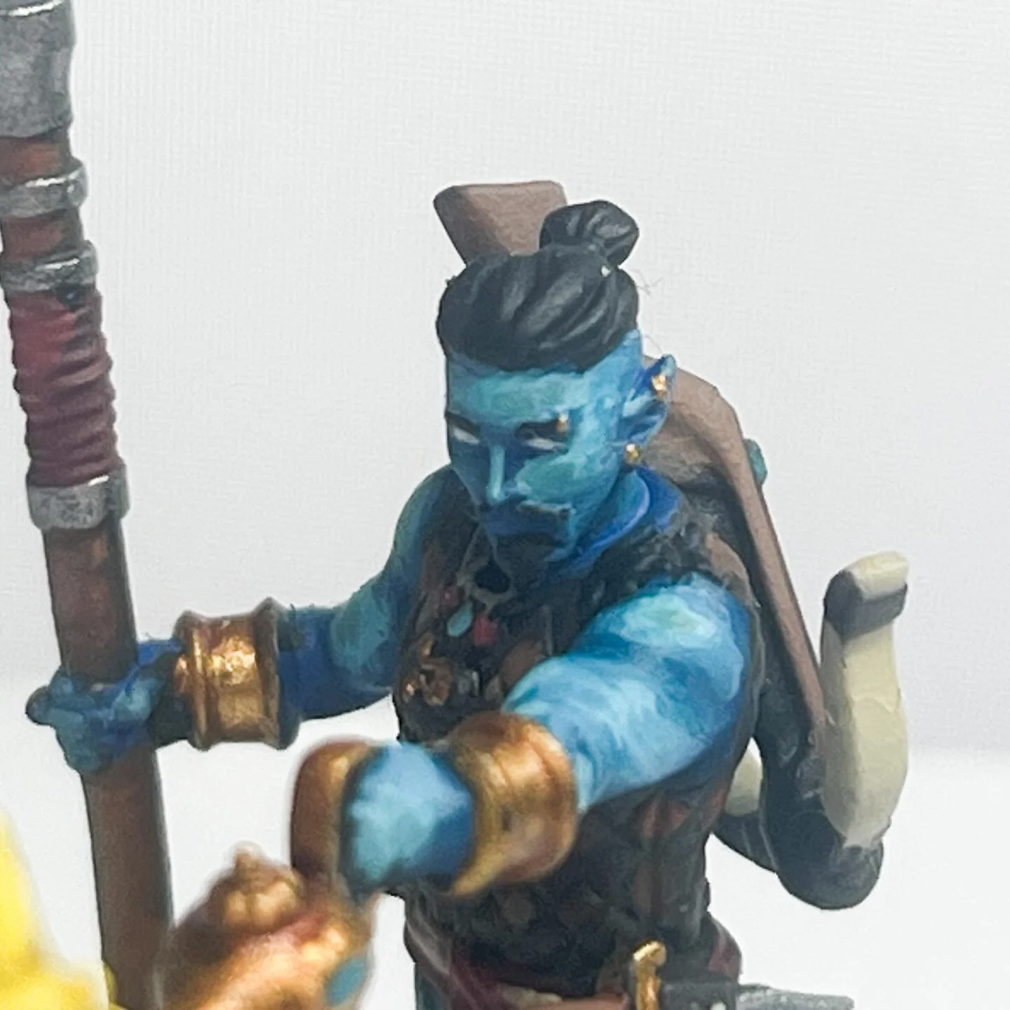 Another commission for @ewanmccann of his Genie Warlock! Loads of blue going on for this one!

#dnd #dndminis #dungeons_and_dragons #dungeonsanddragons #warlock #miniaturepainting #heroforge #heroforgemini