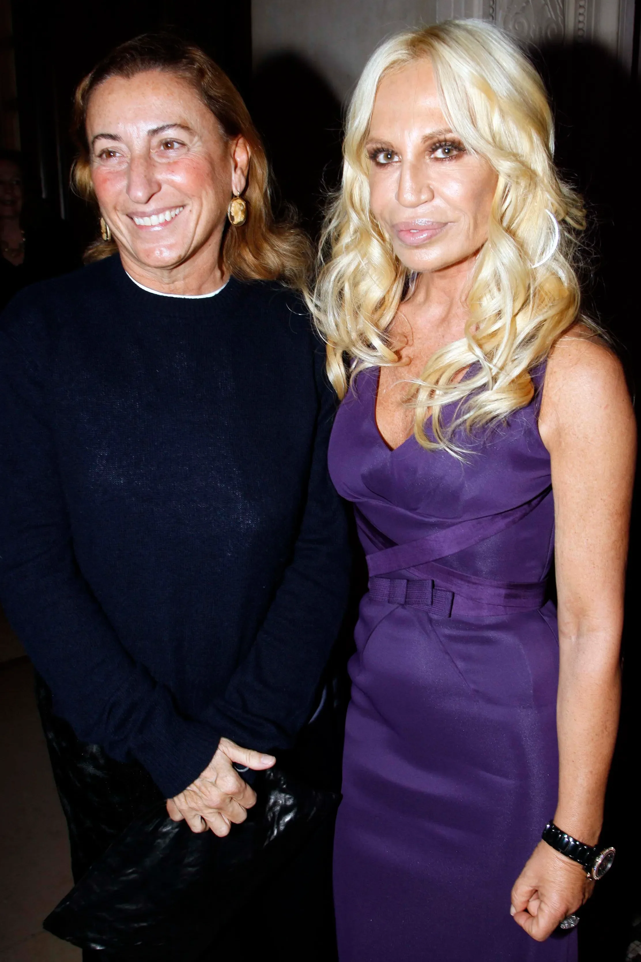 PRADA FINALIZES VERSACE ACQUISITION, PREPARES RELAUNCH AND ANNOUNCES THE DEPARTURE OF DARIO VITALE